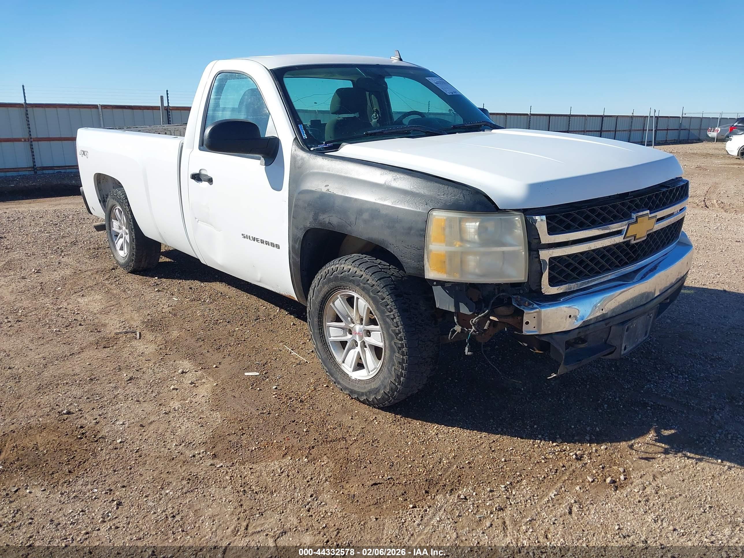 CHEVROLET SILVERADO image 6
