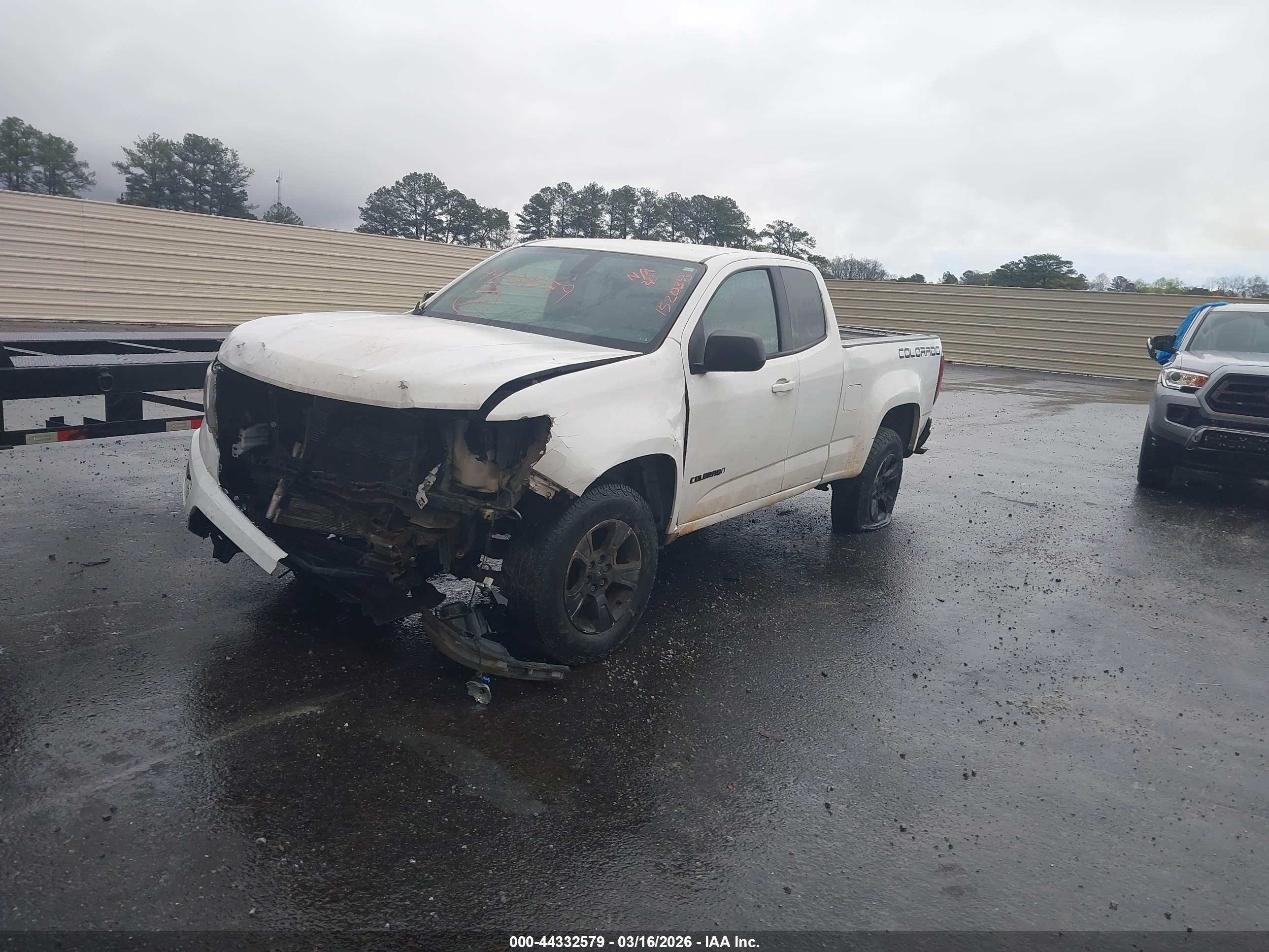 CHEVROLET COLORADO image 2