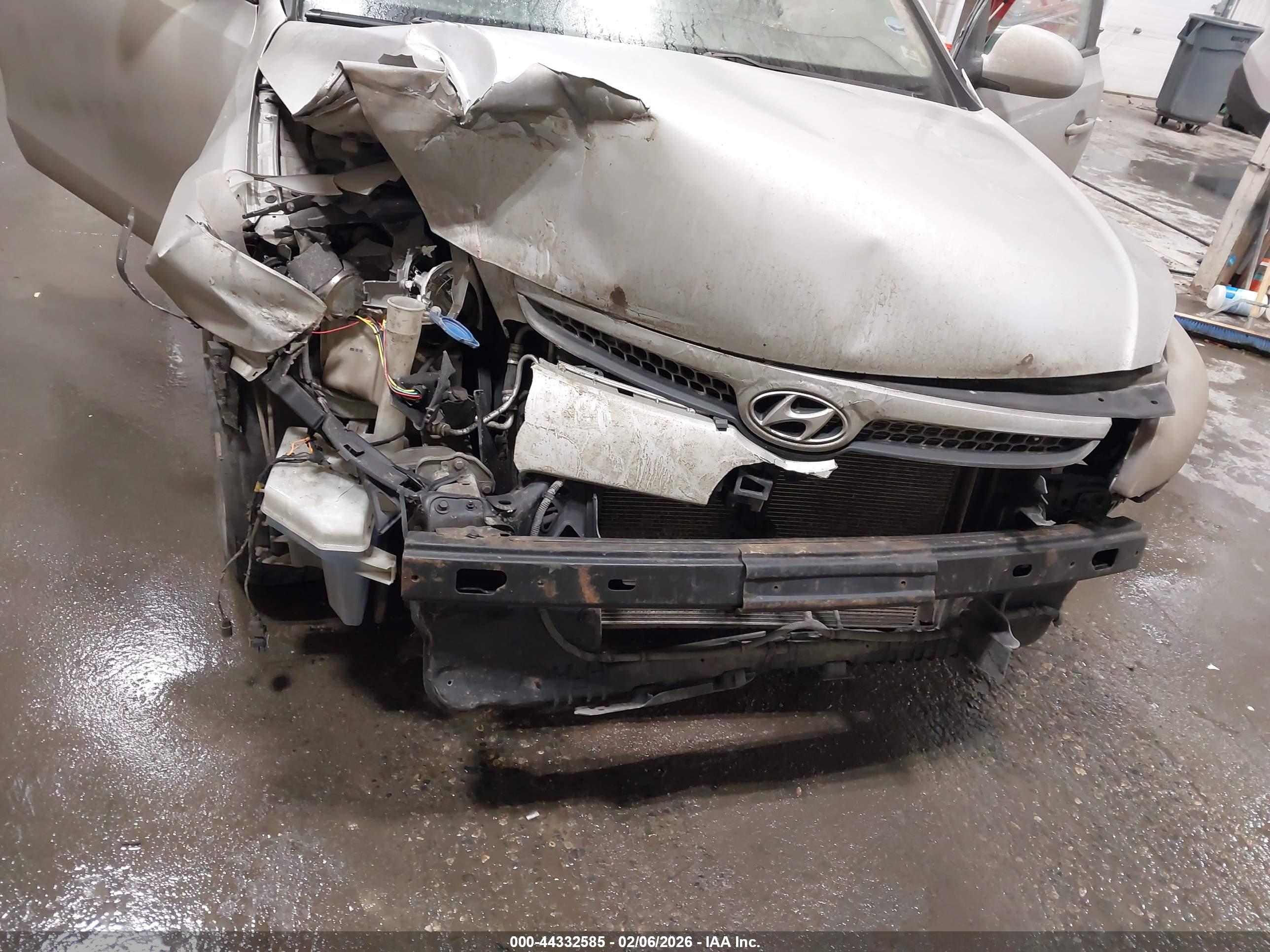 HYUNDAI ELANTRA image 6