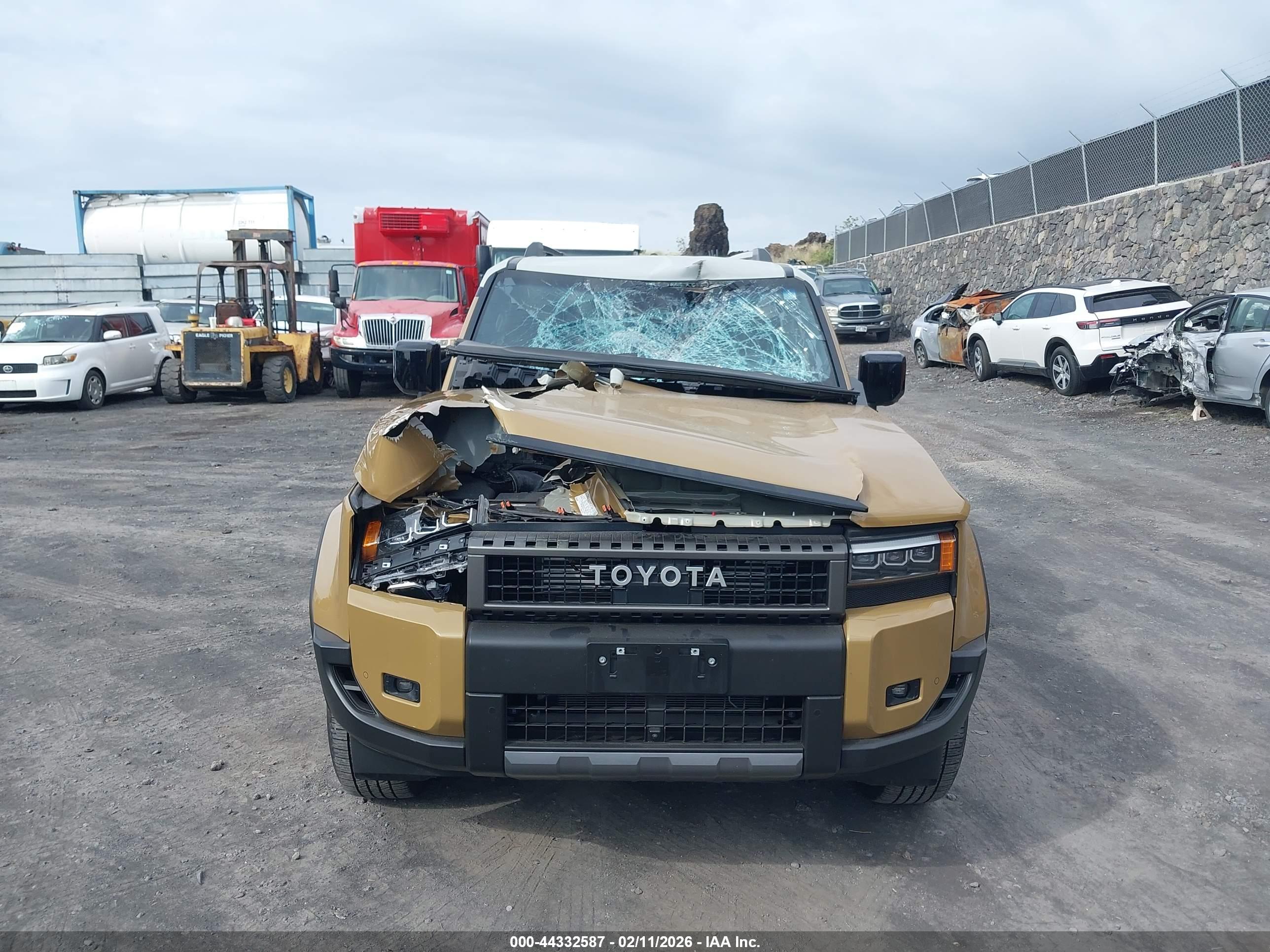 TOYOTA LAND image 6