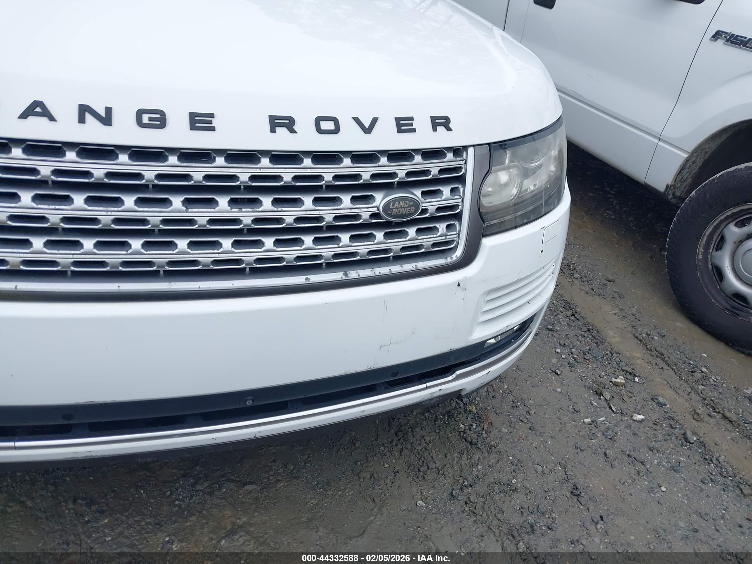 LAND ROVER image 6