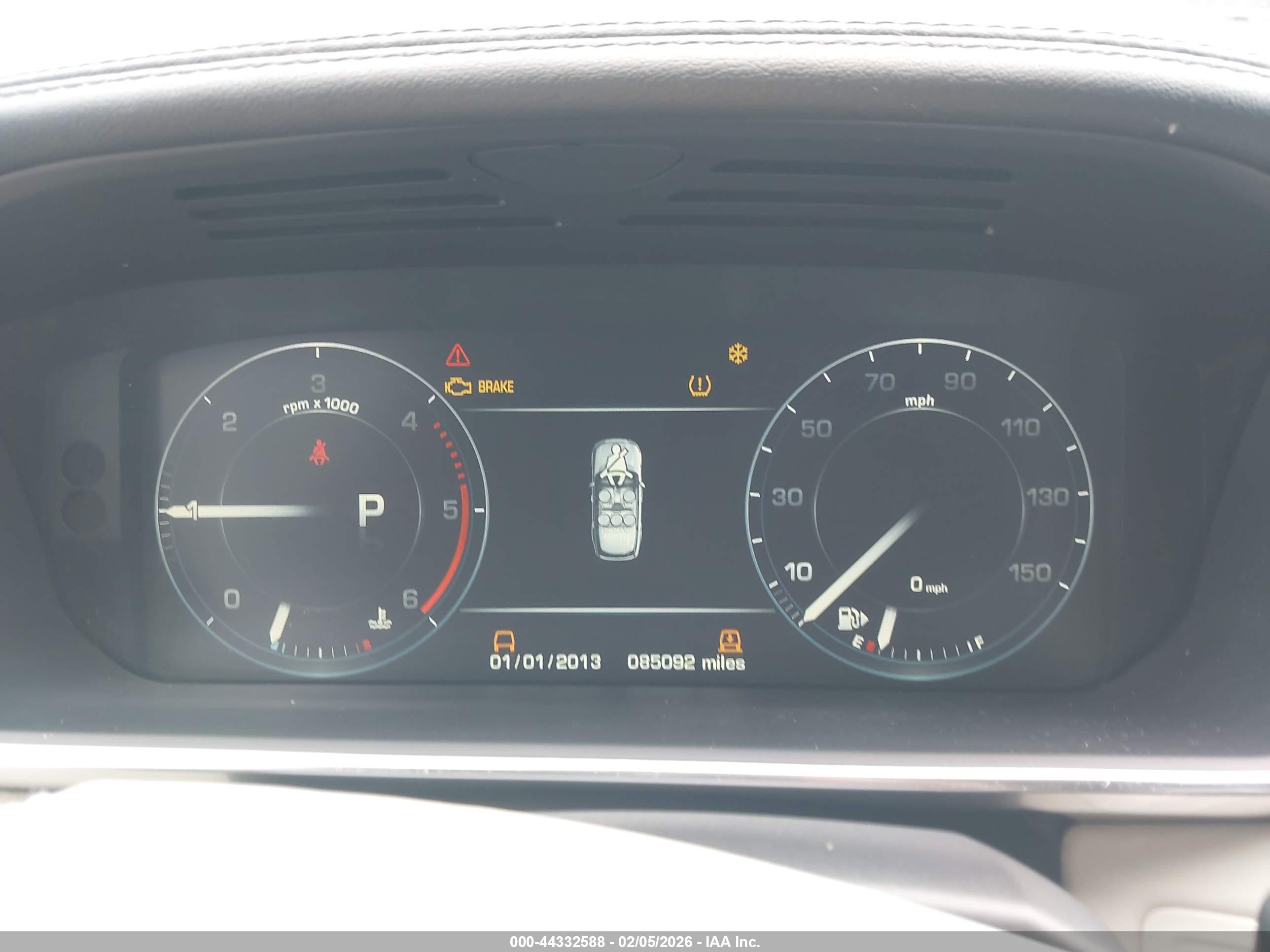LAND ROVER image 7