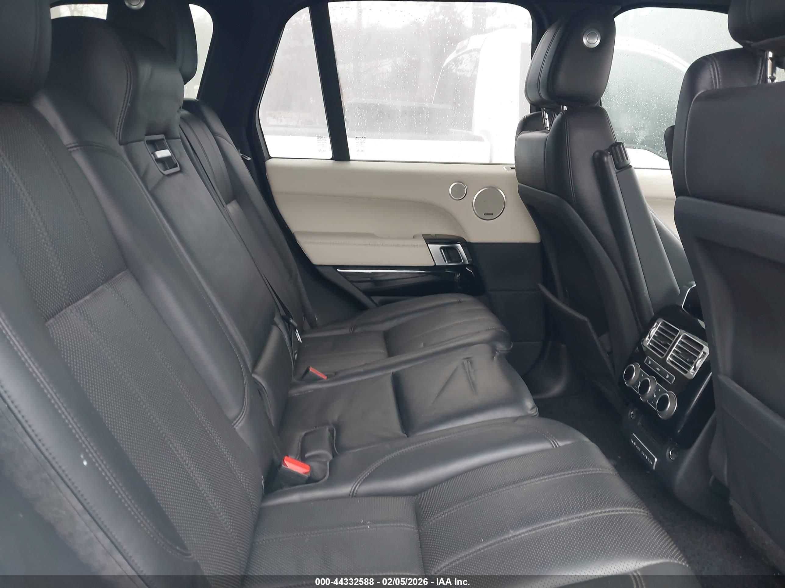 LAND ROVER image 8