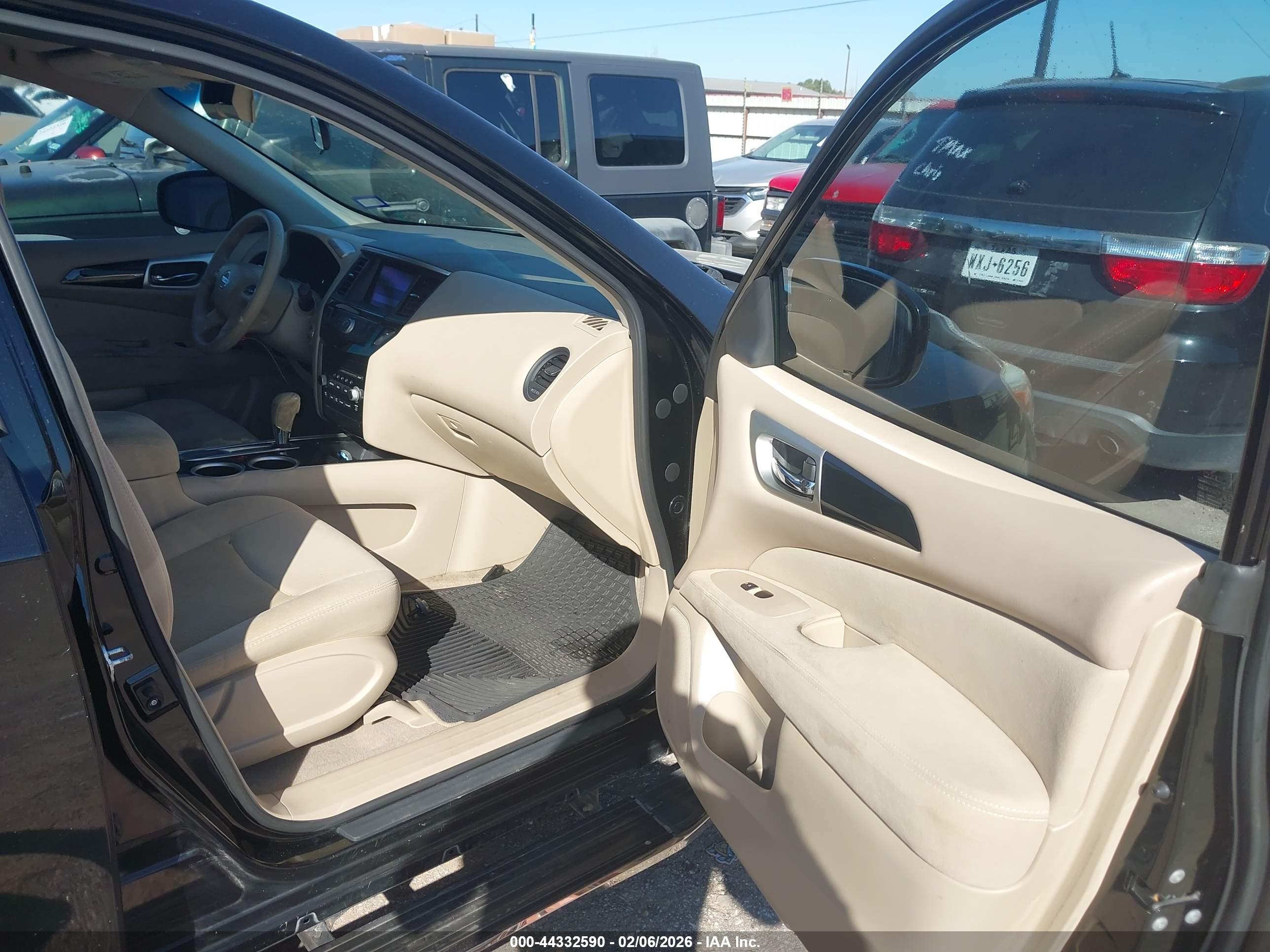 NISSAN PATHFINDER image 5