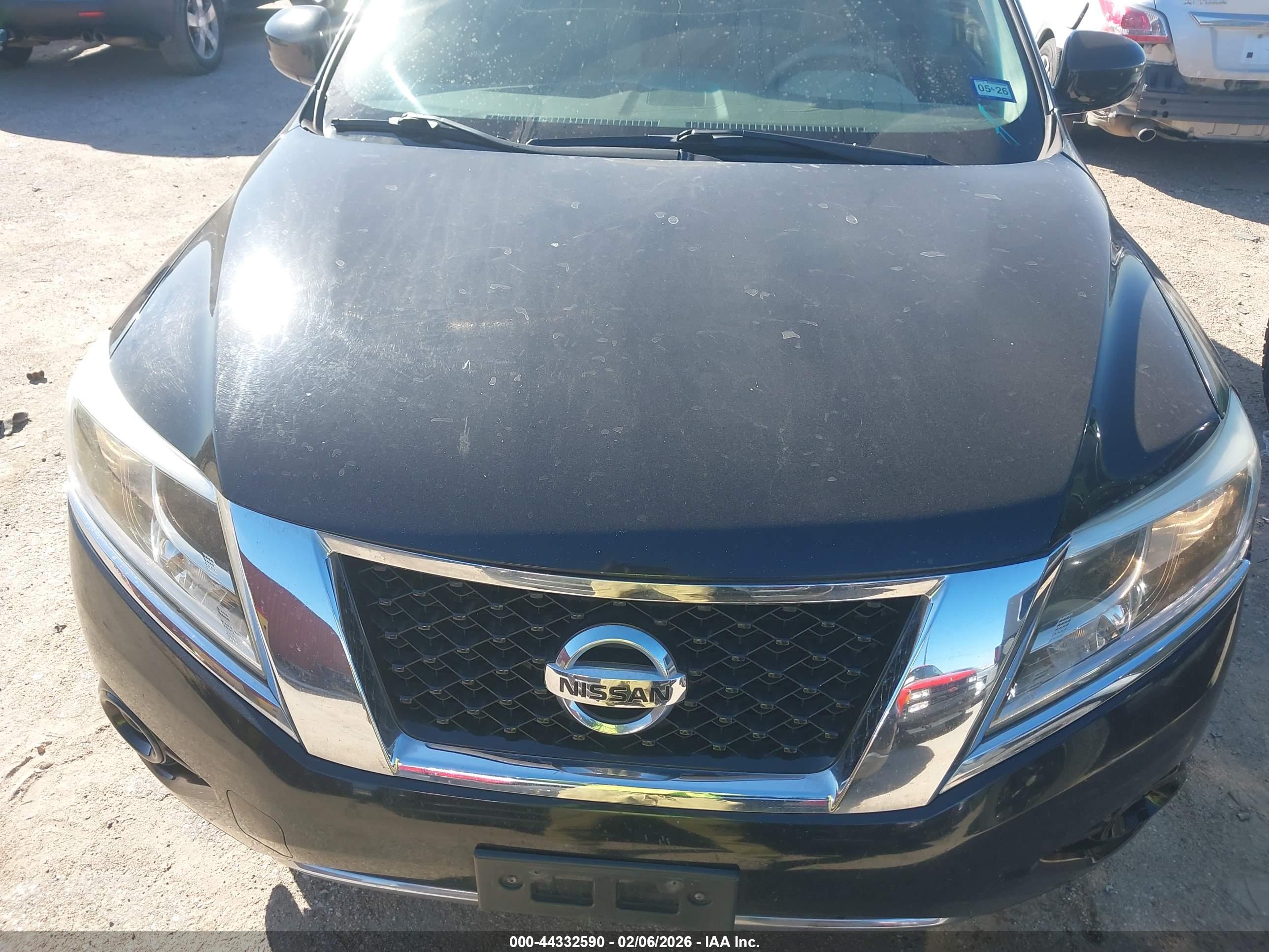 NISSAN PATHFINDER image 6
