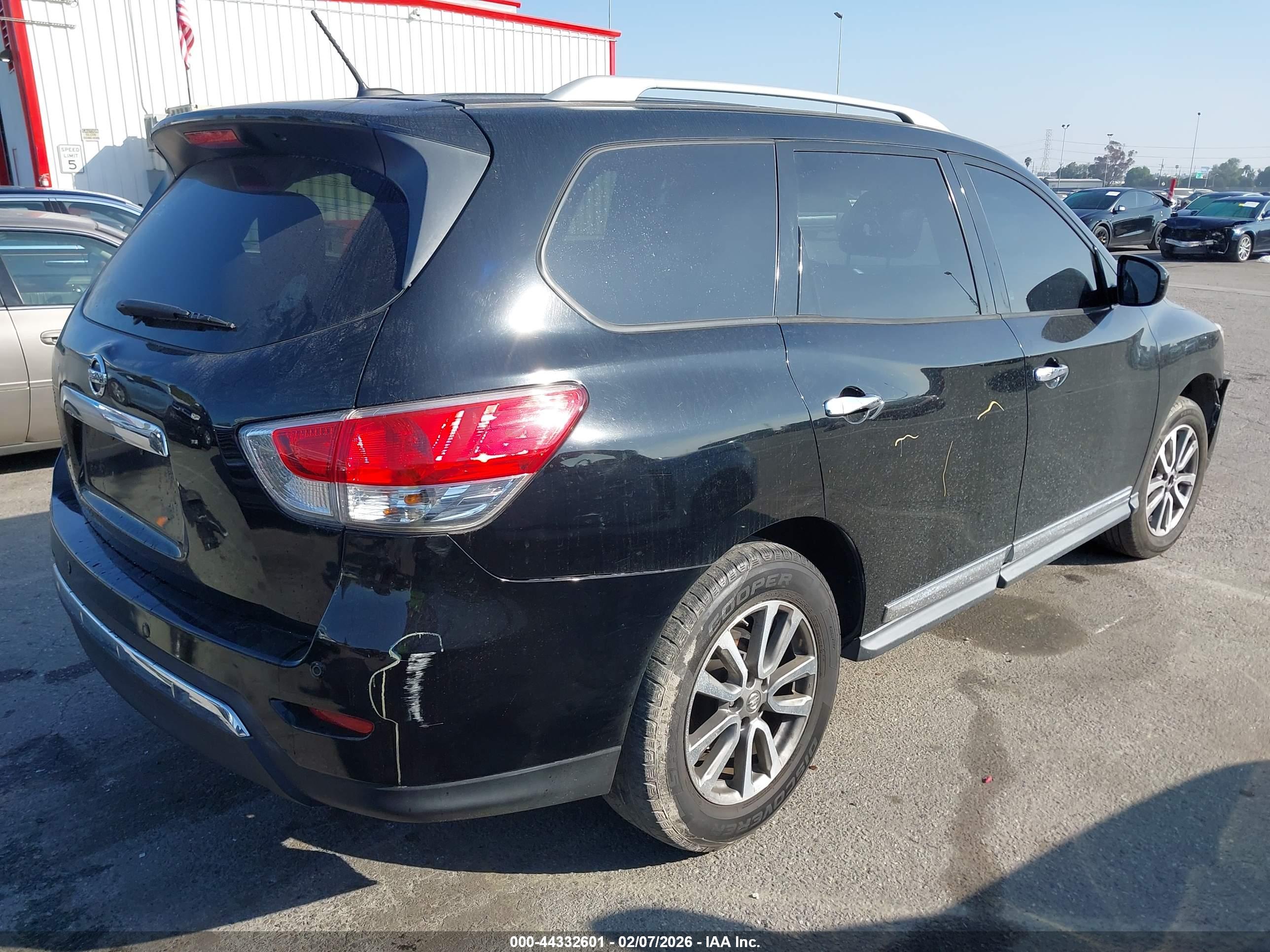 NISSAN PATHFINDER image 4
