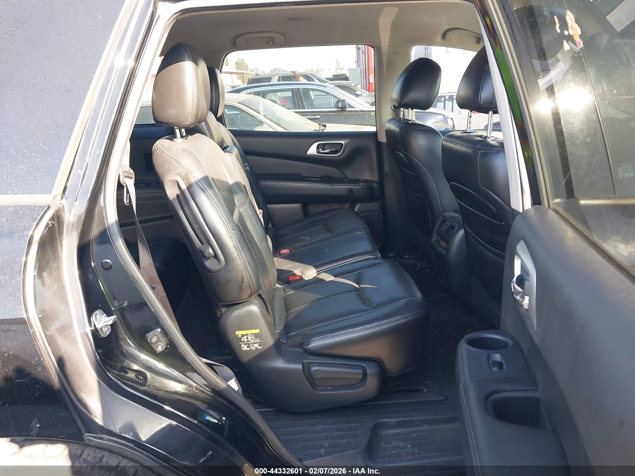 NISSAN PATHFINDER image 8