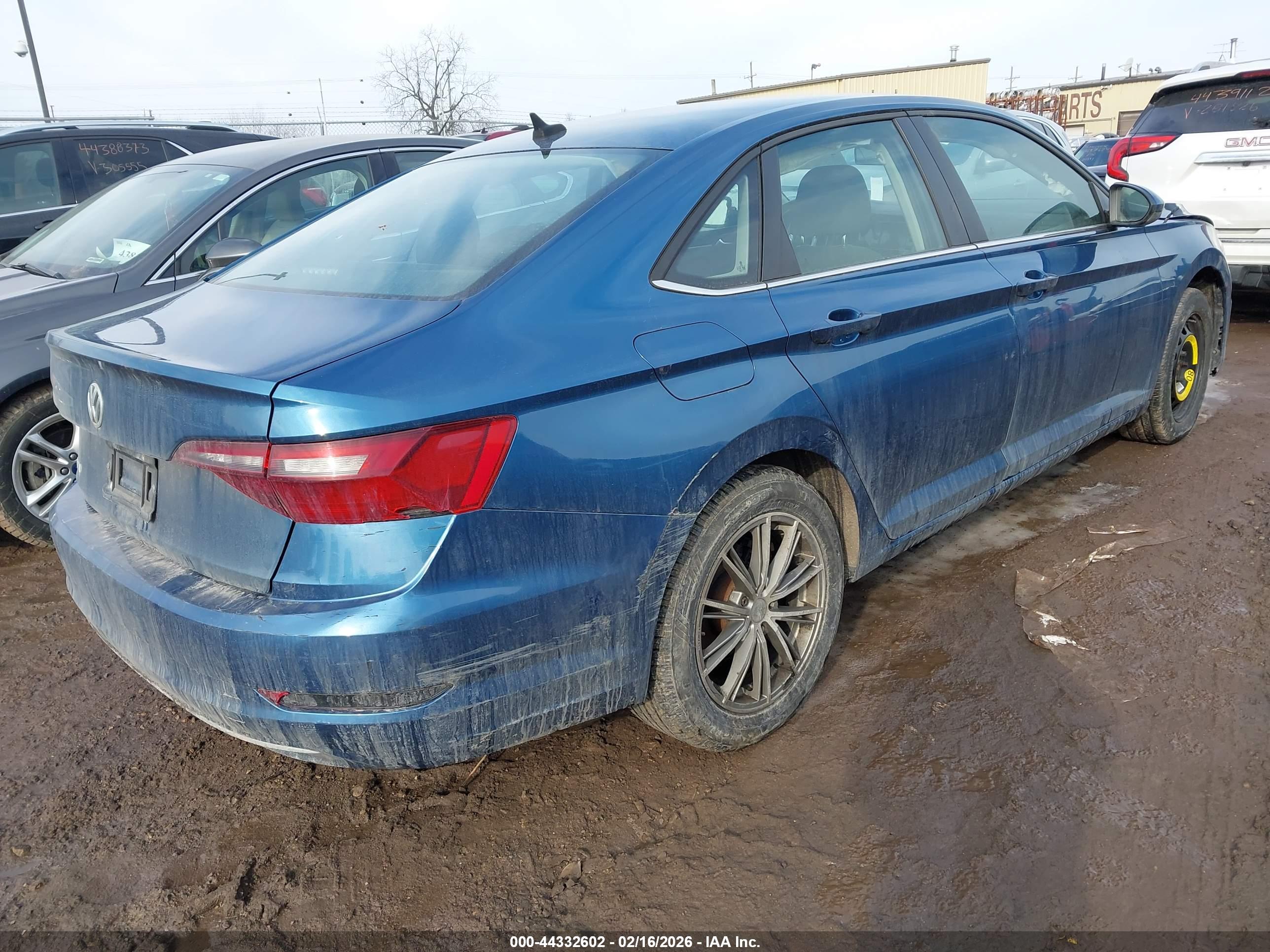 VOLKSWAGEN JETTA image 4
