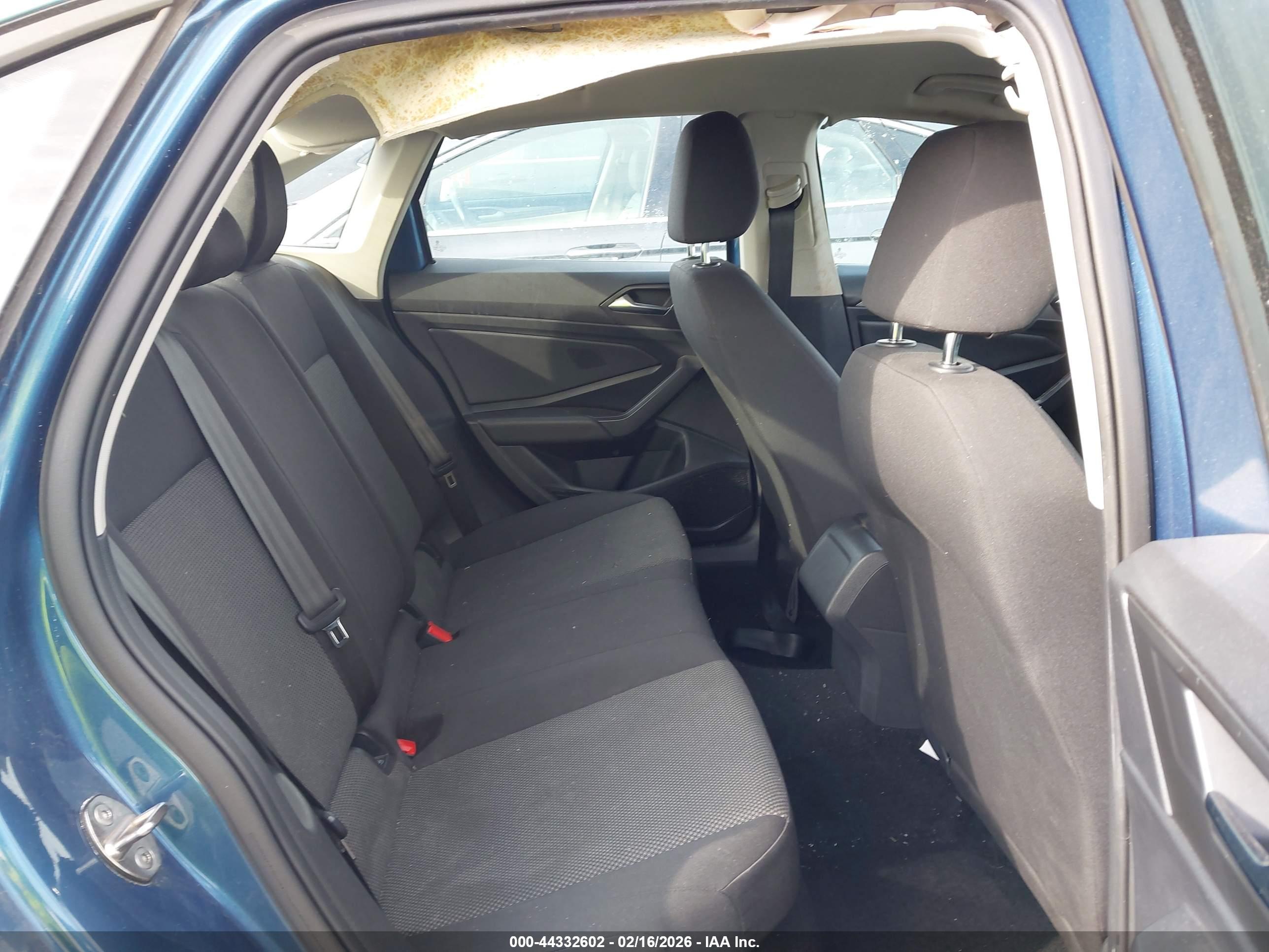 VOLKSWAGEN JETTA image 8