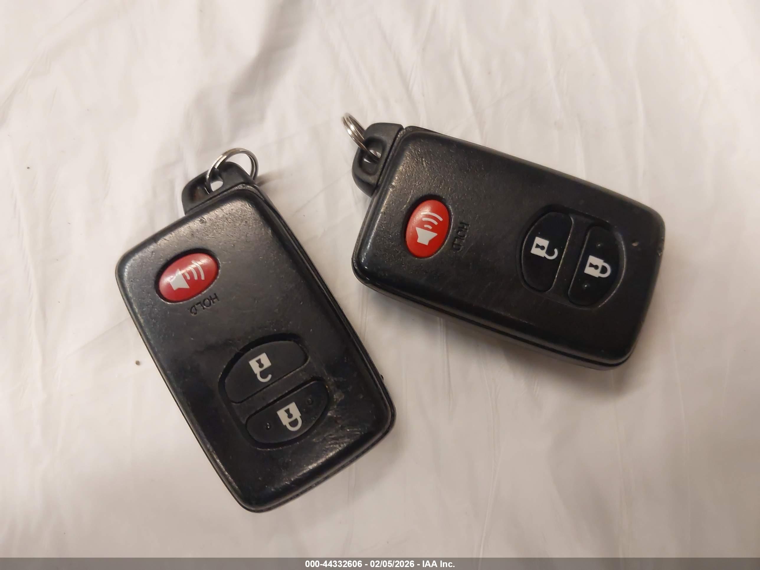 TOYOTA PRIUS image 11