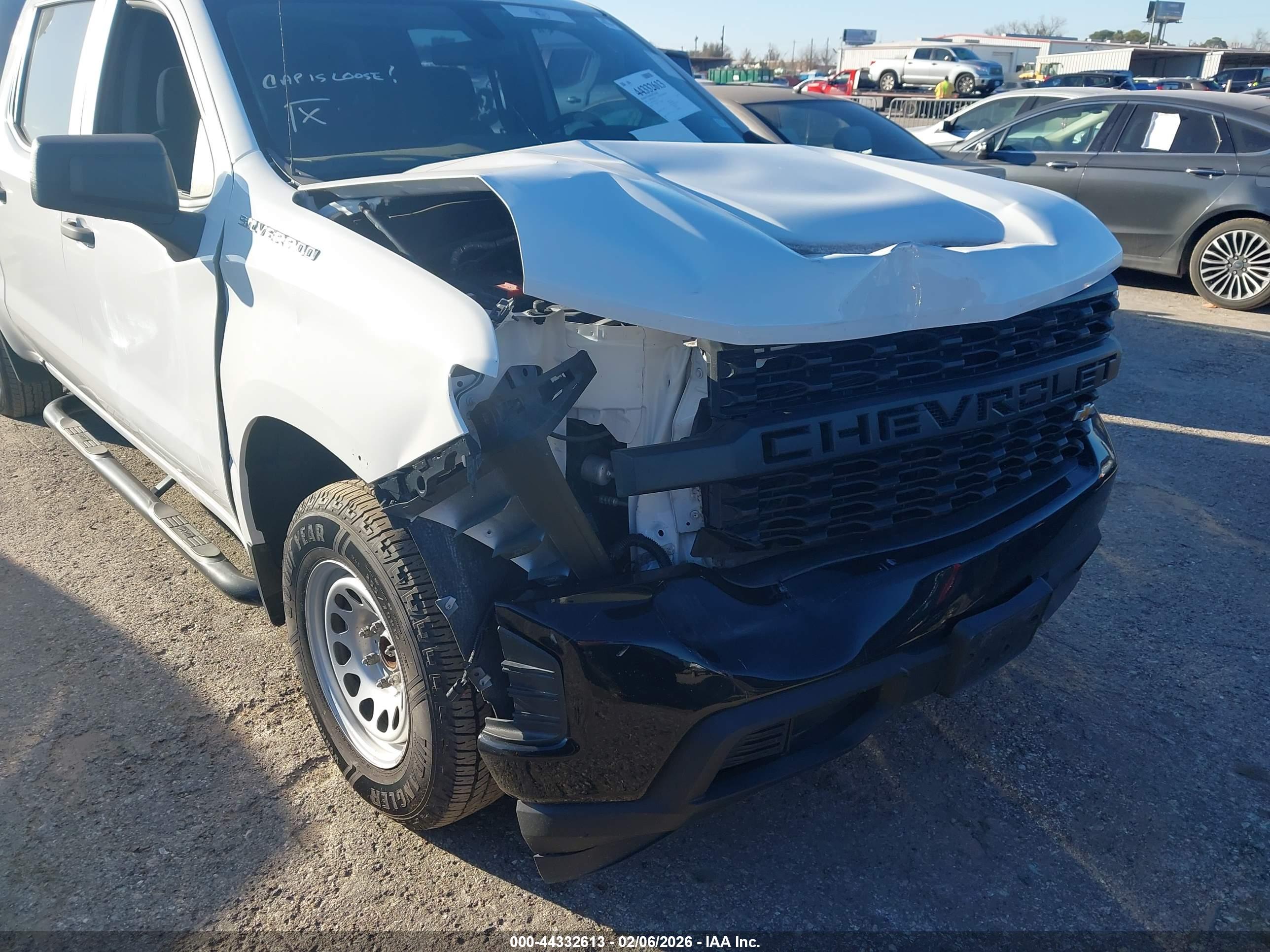 CHEVROLET SILVERADO image 6