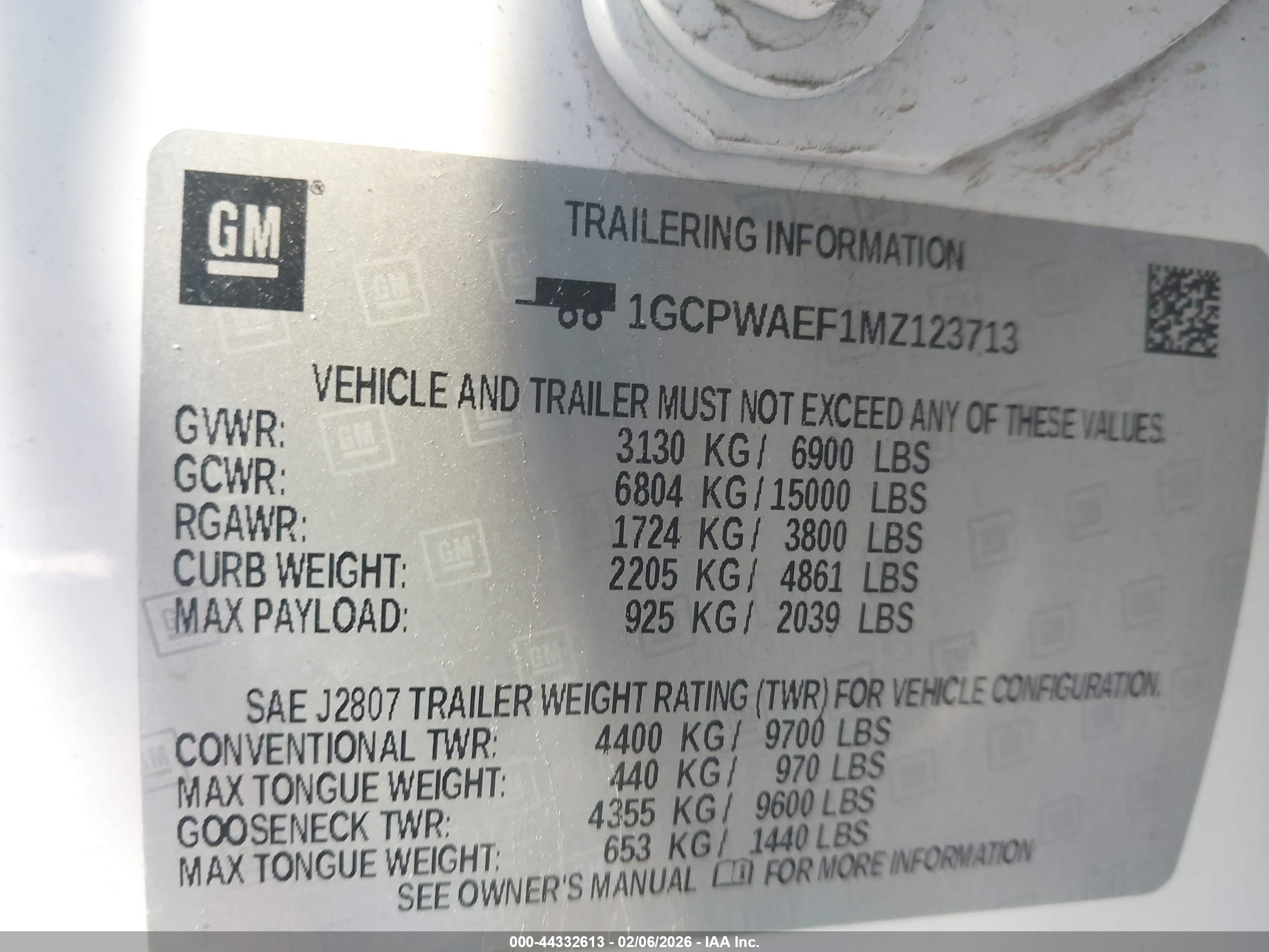 CHEVROLET SILVERADO image 9
