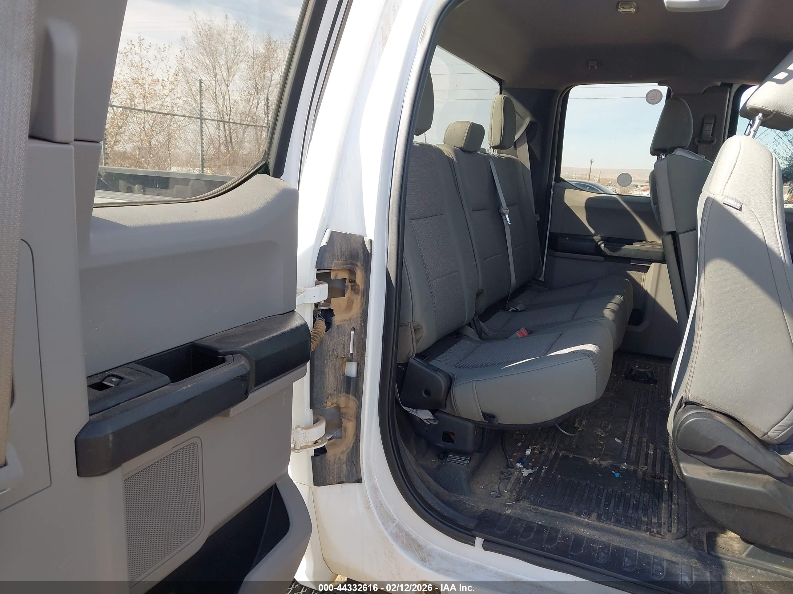 FORD F-350 image 8