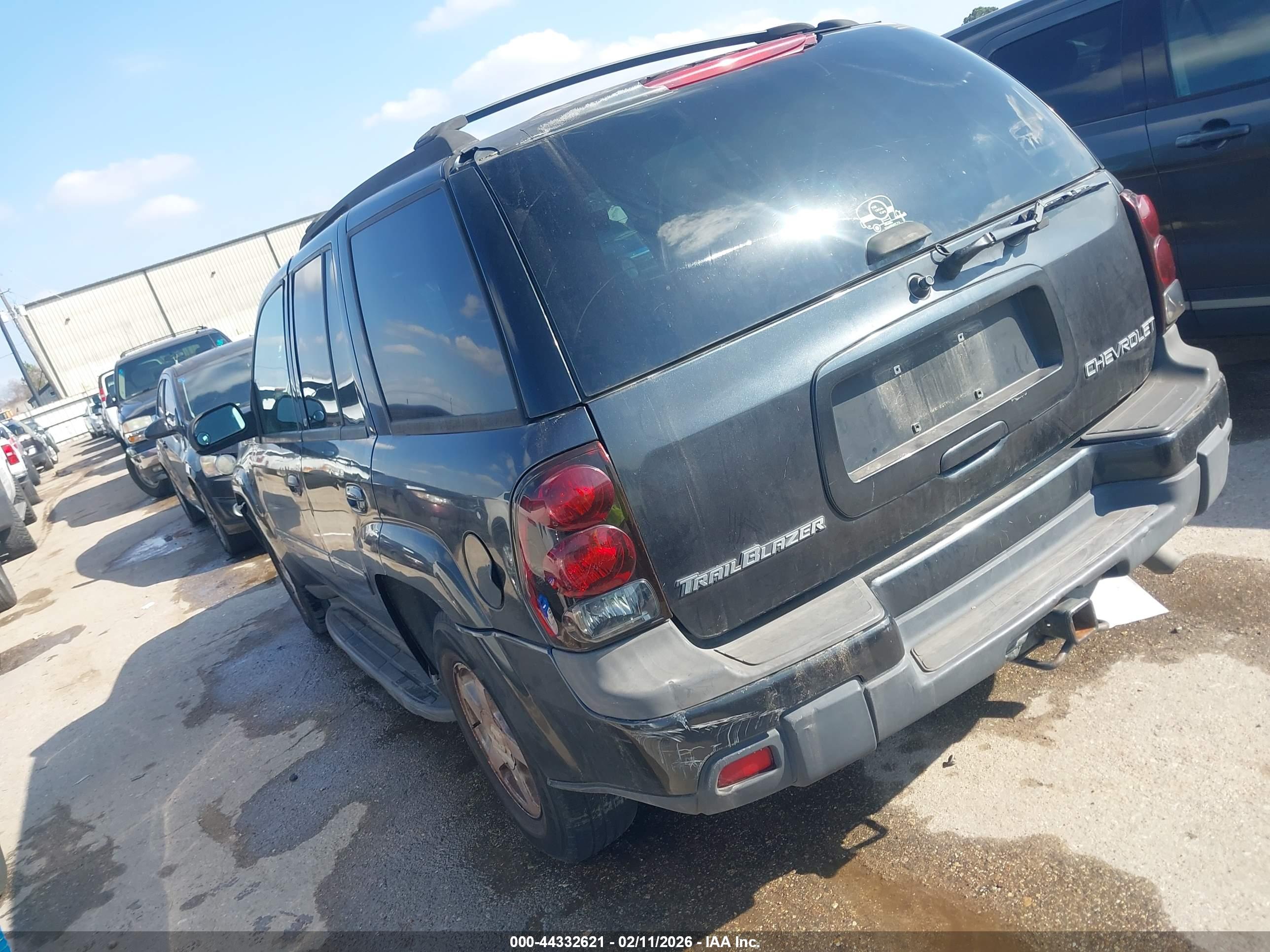 CHEVROLET TRAILBLAZER image 3