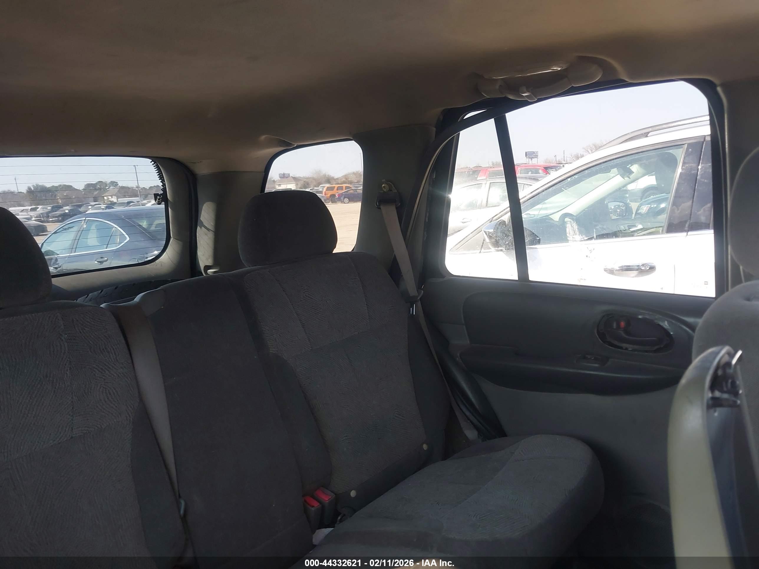 CHEVROLET TRAILBLAZER image 8