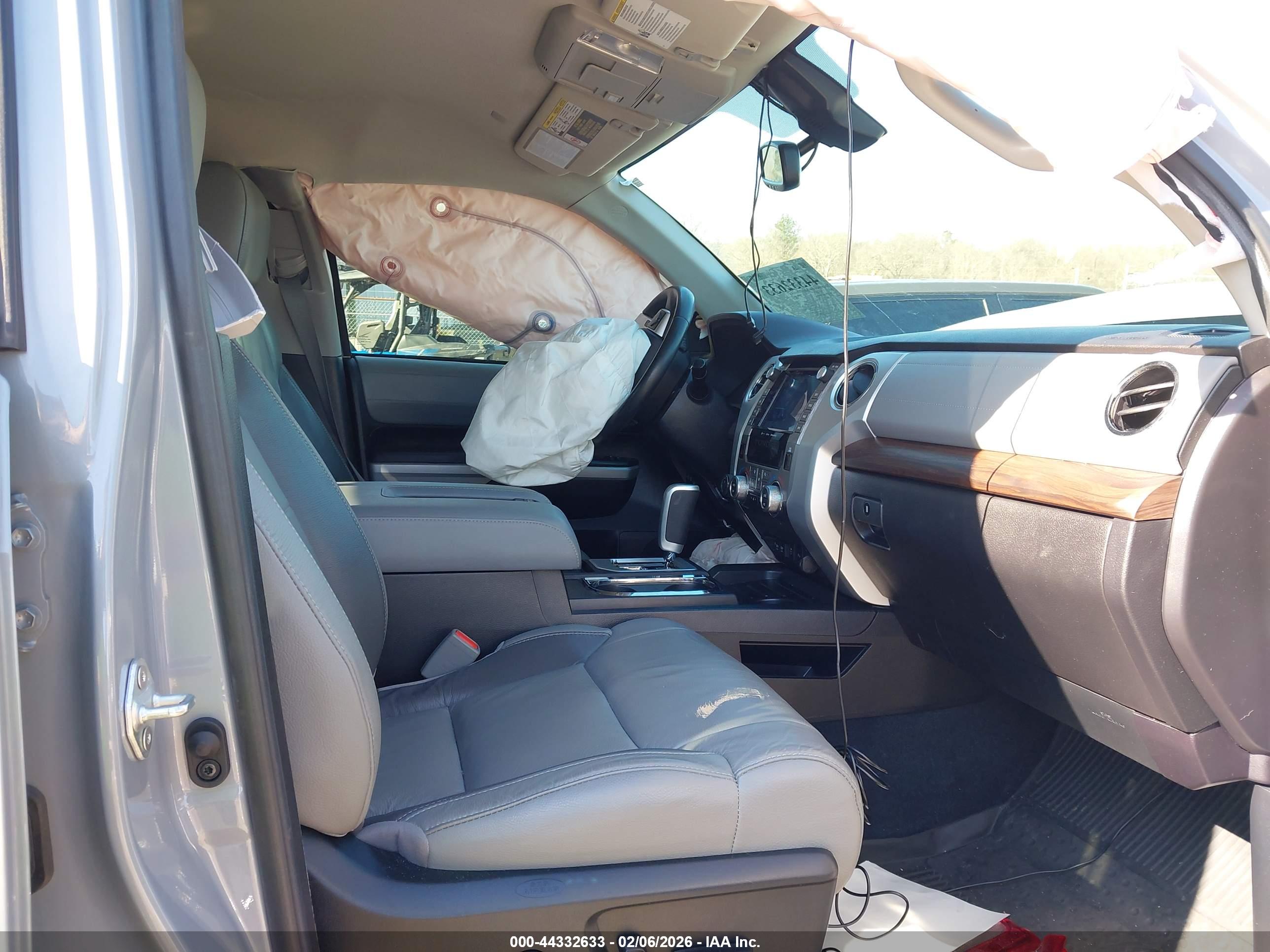 TOYOTA TUNDRA image 5