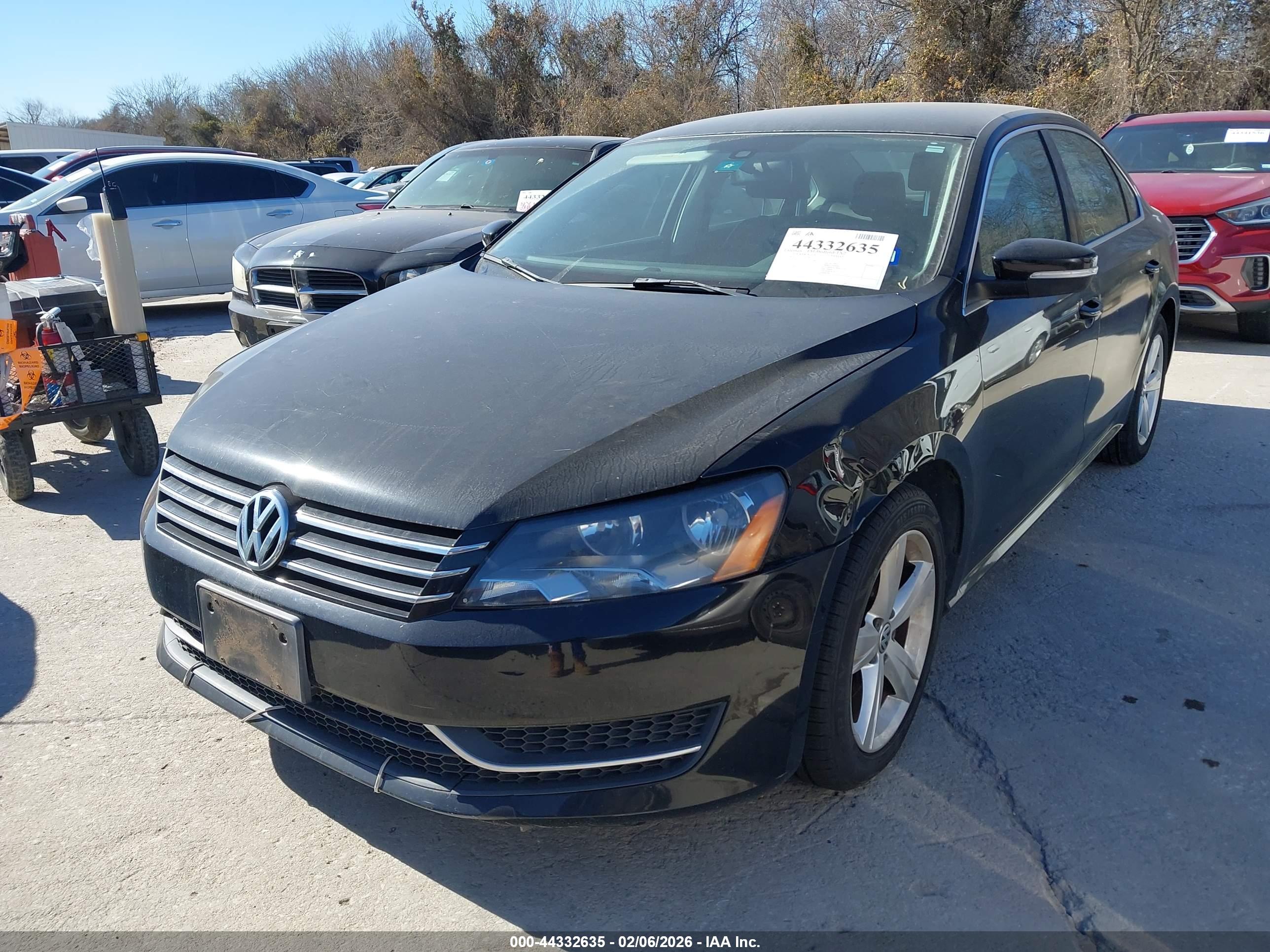 VOLKSWAGEN PASSAT image 2