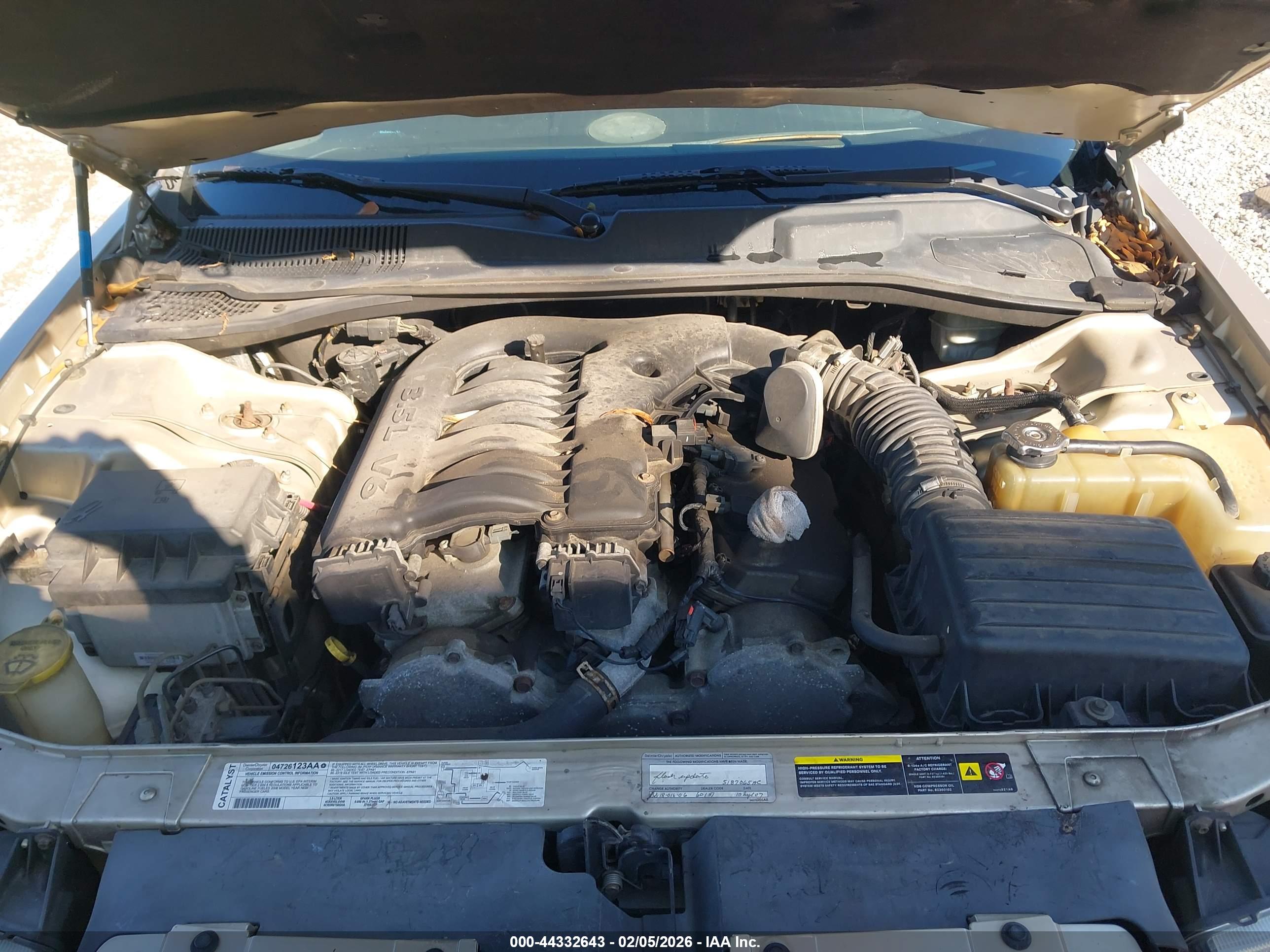 CHRYSLER 300 image 10