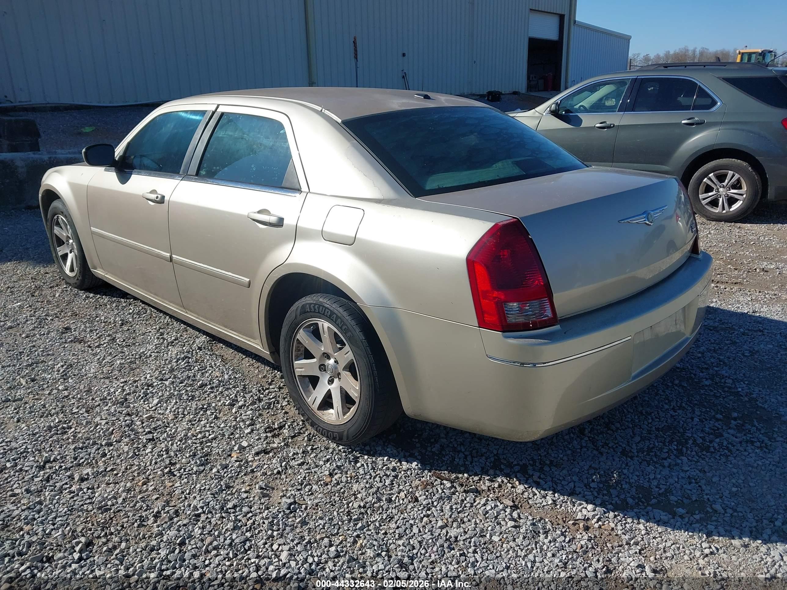 CHRYSLER 300 image 3