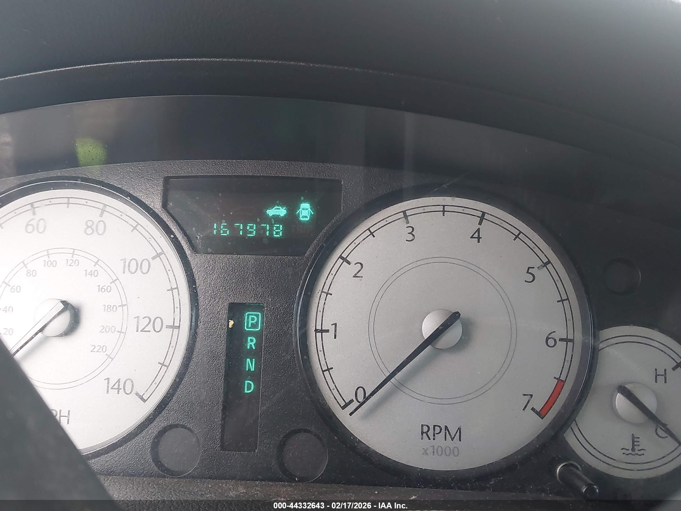 CHRYSLER 300 image 7