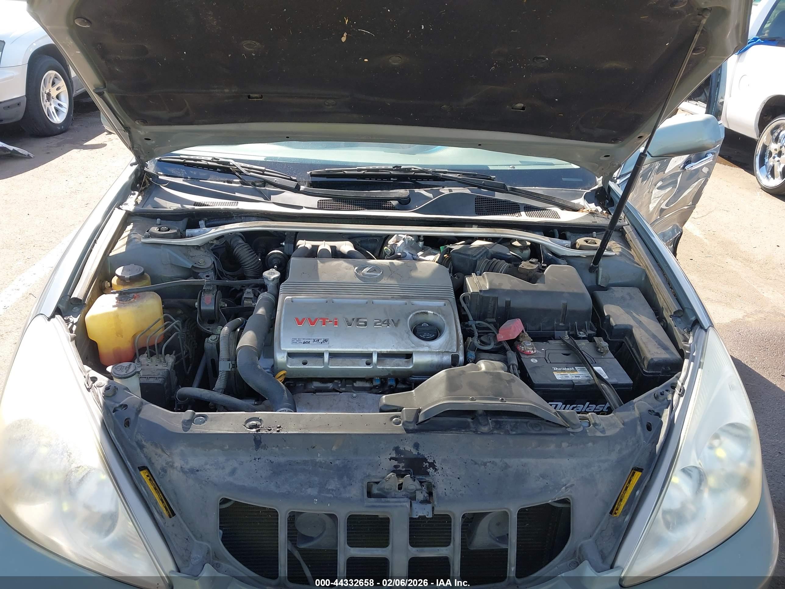 LEXUS ES image 10