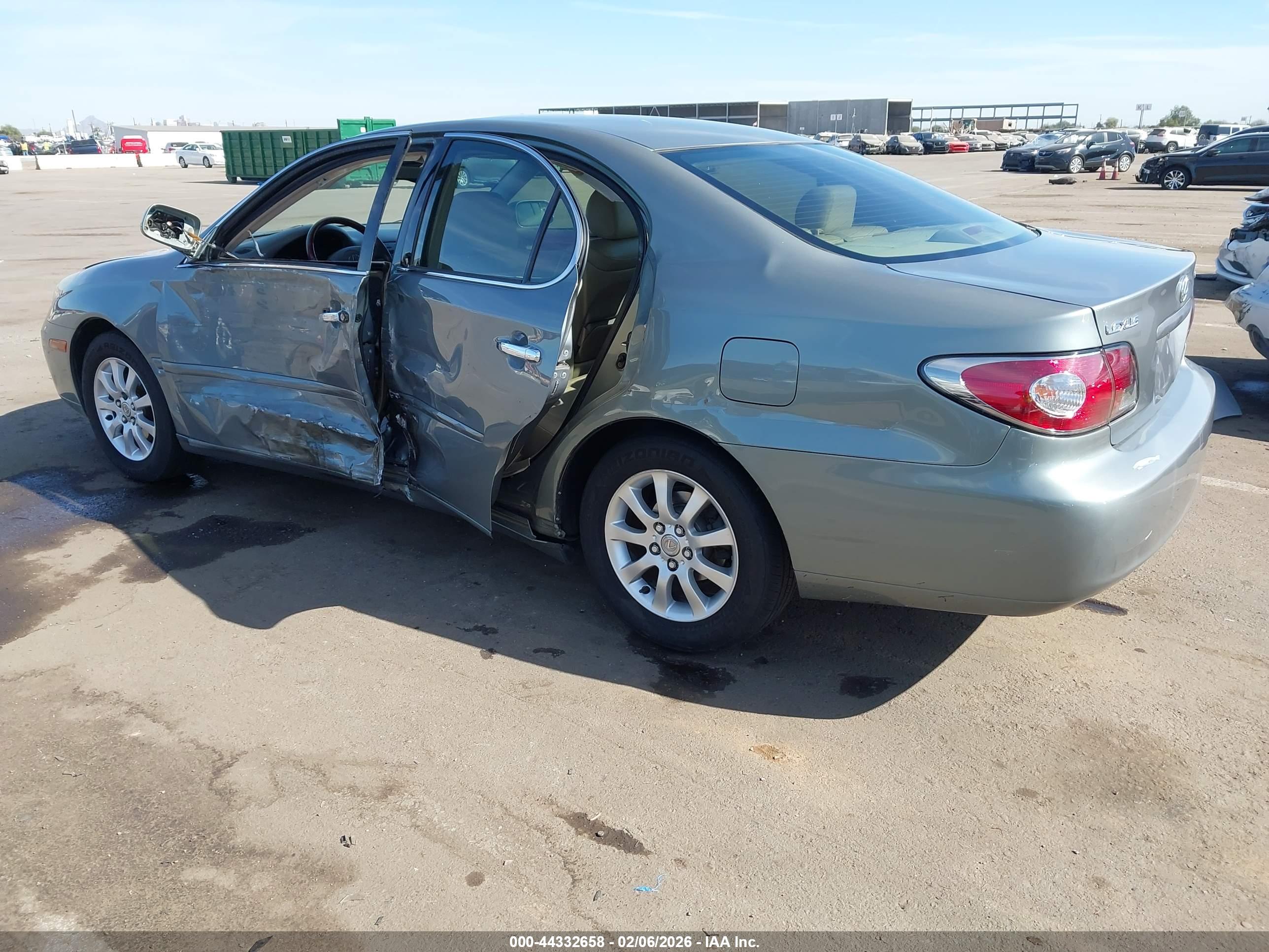 LEXUS ES image 3