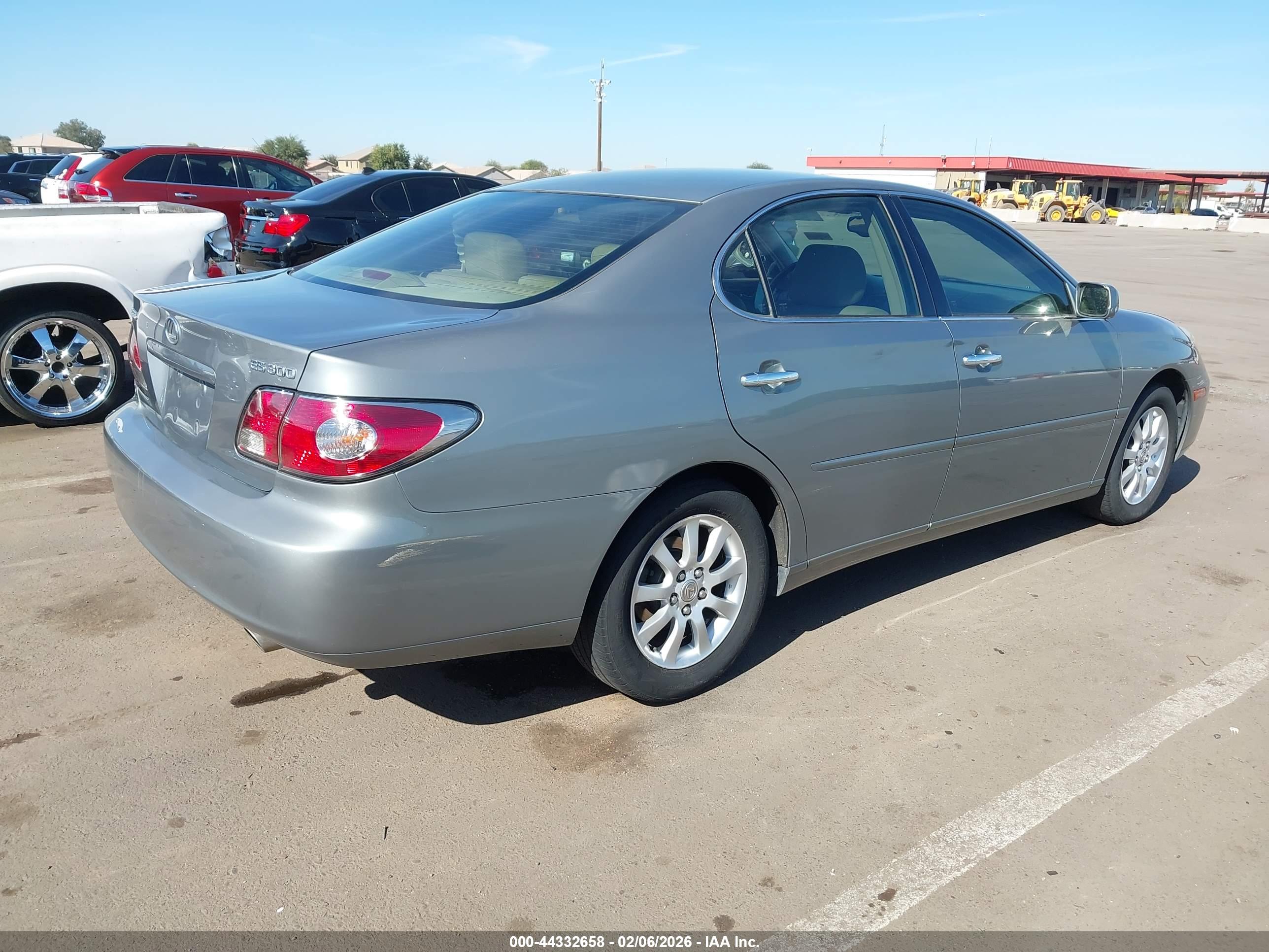 LEXUS ES image 4