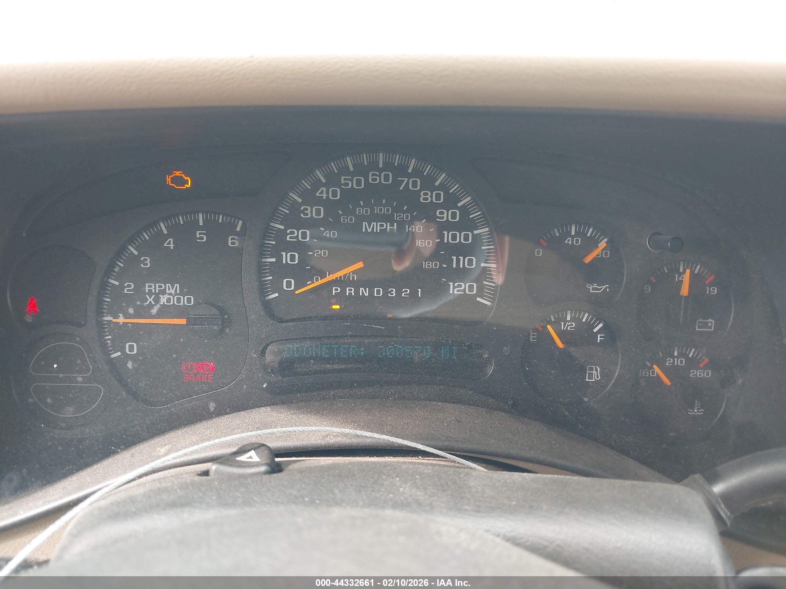CHEVROLET SUBURBAN image 7