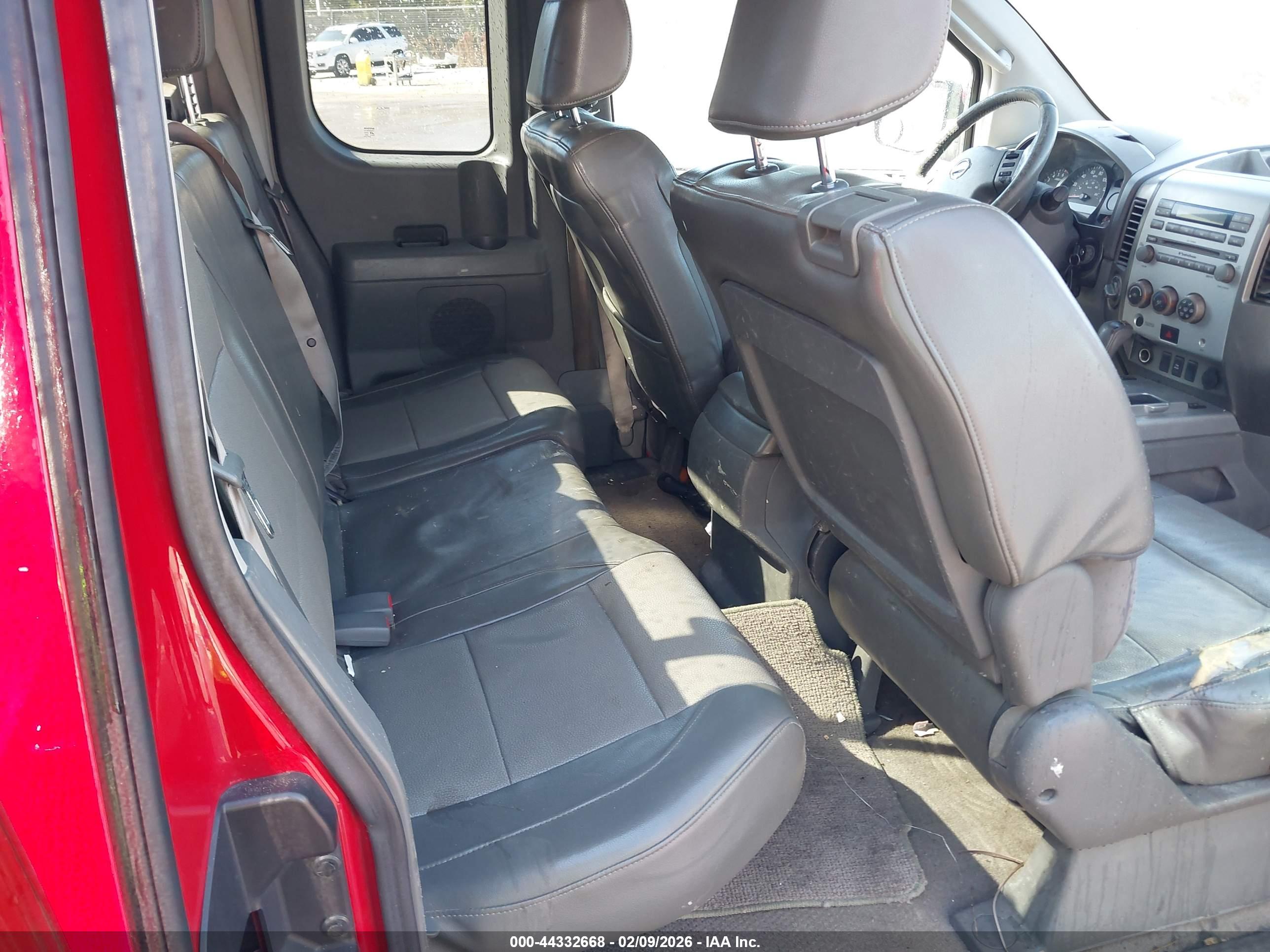 NISSAN TITAN image 8