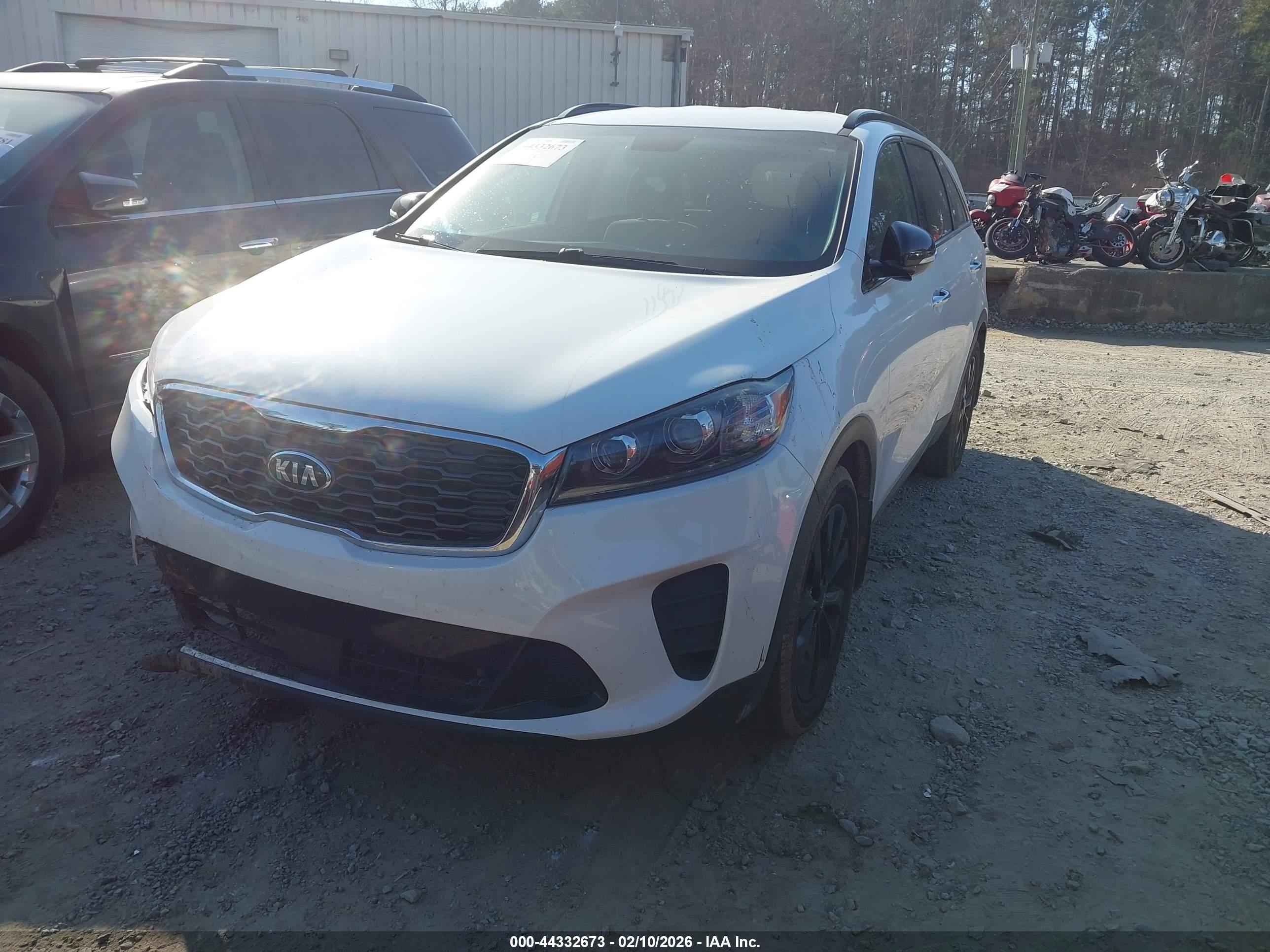 KIA SORENTO image 2
