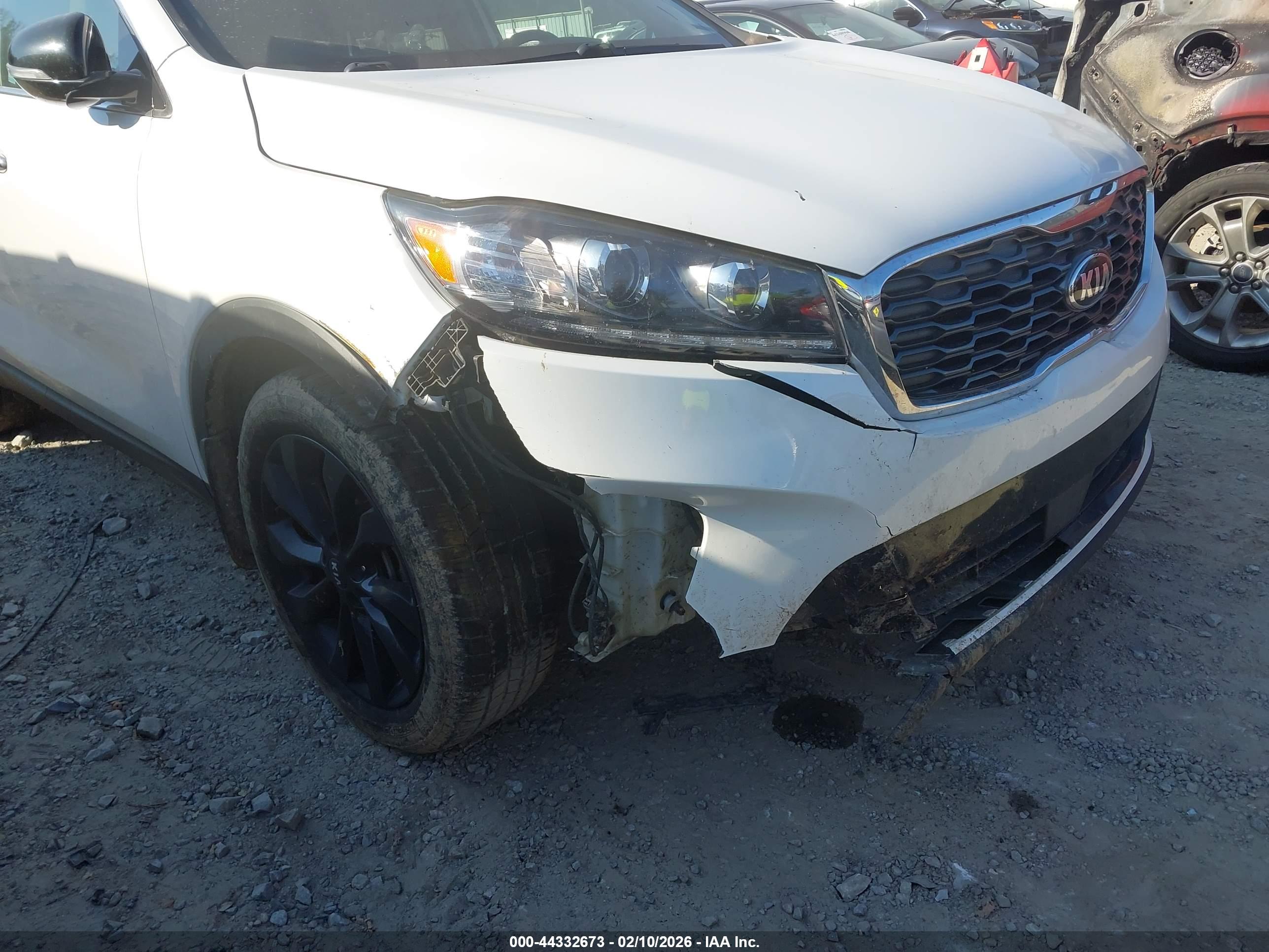 KIA SORENTO image 6