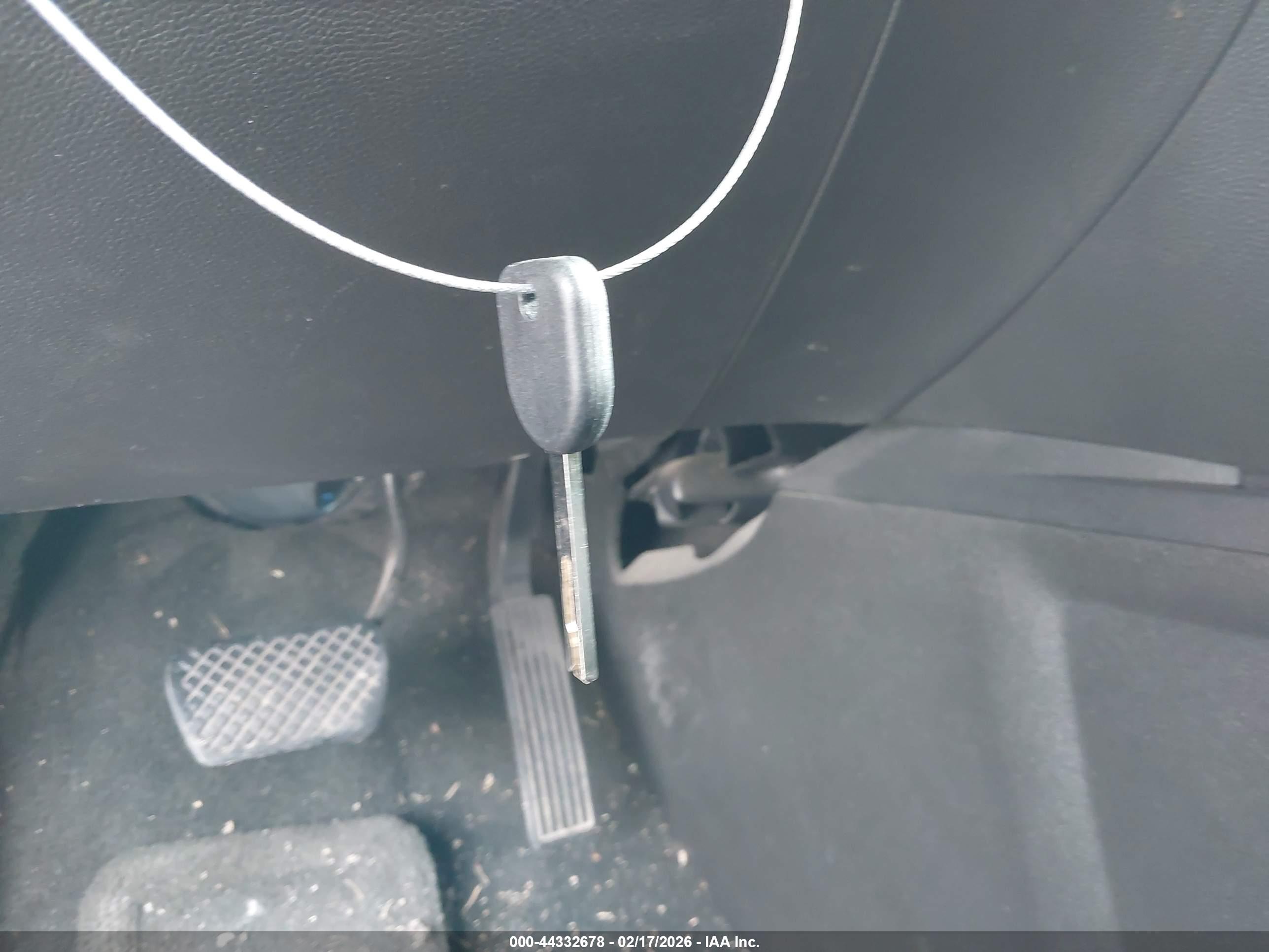 GMC TERRAIN image 11