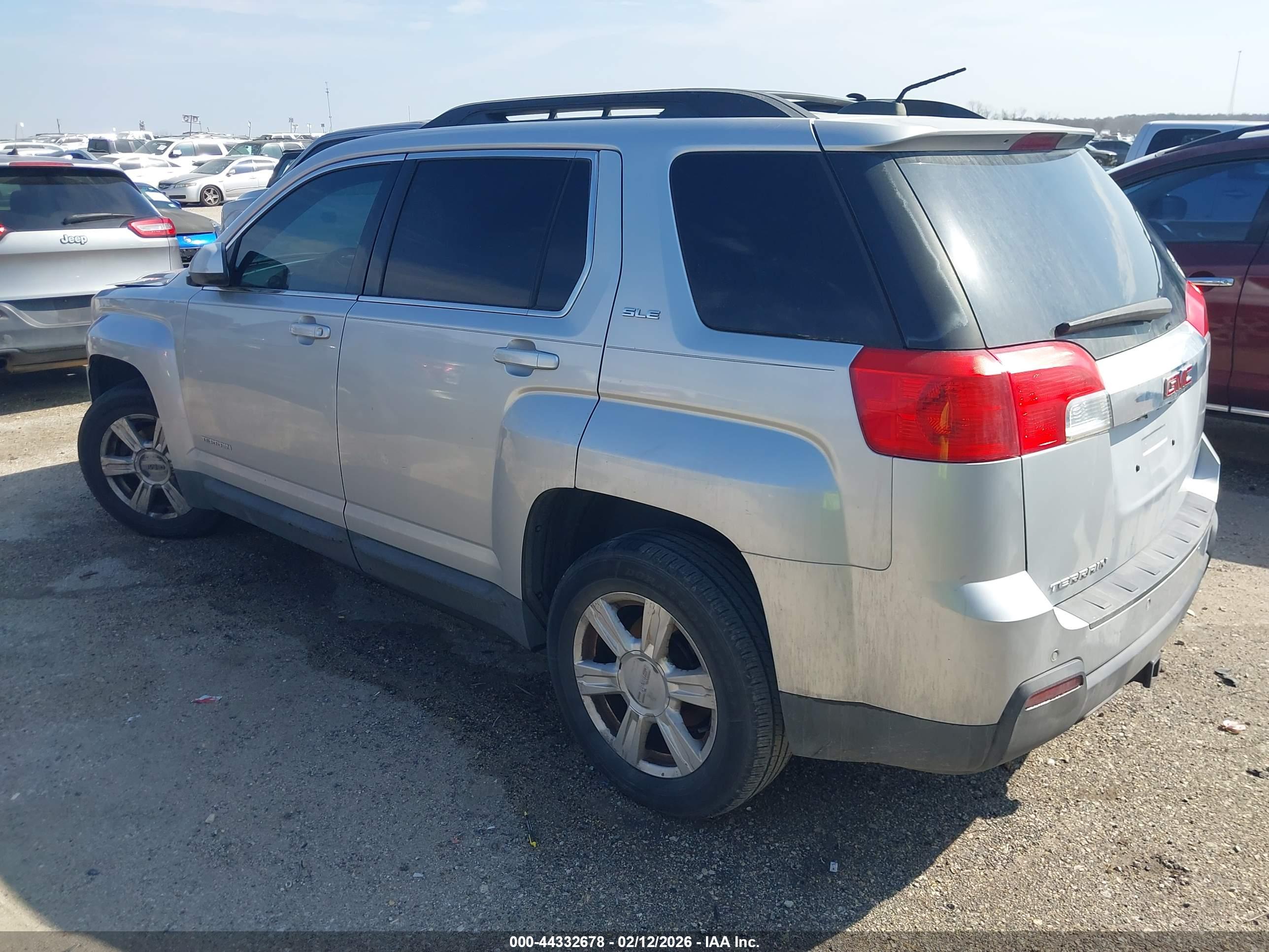 GMC TERRAIN image 3