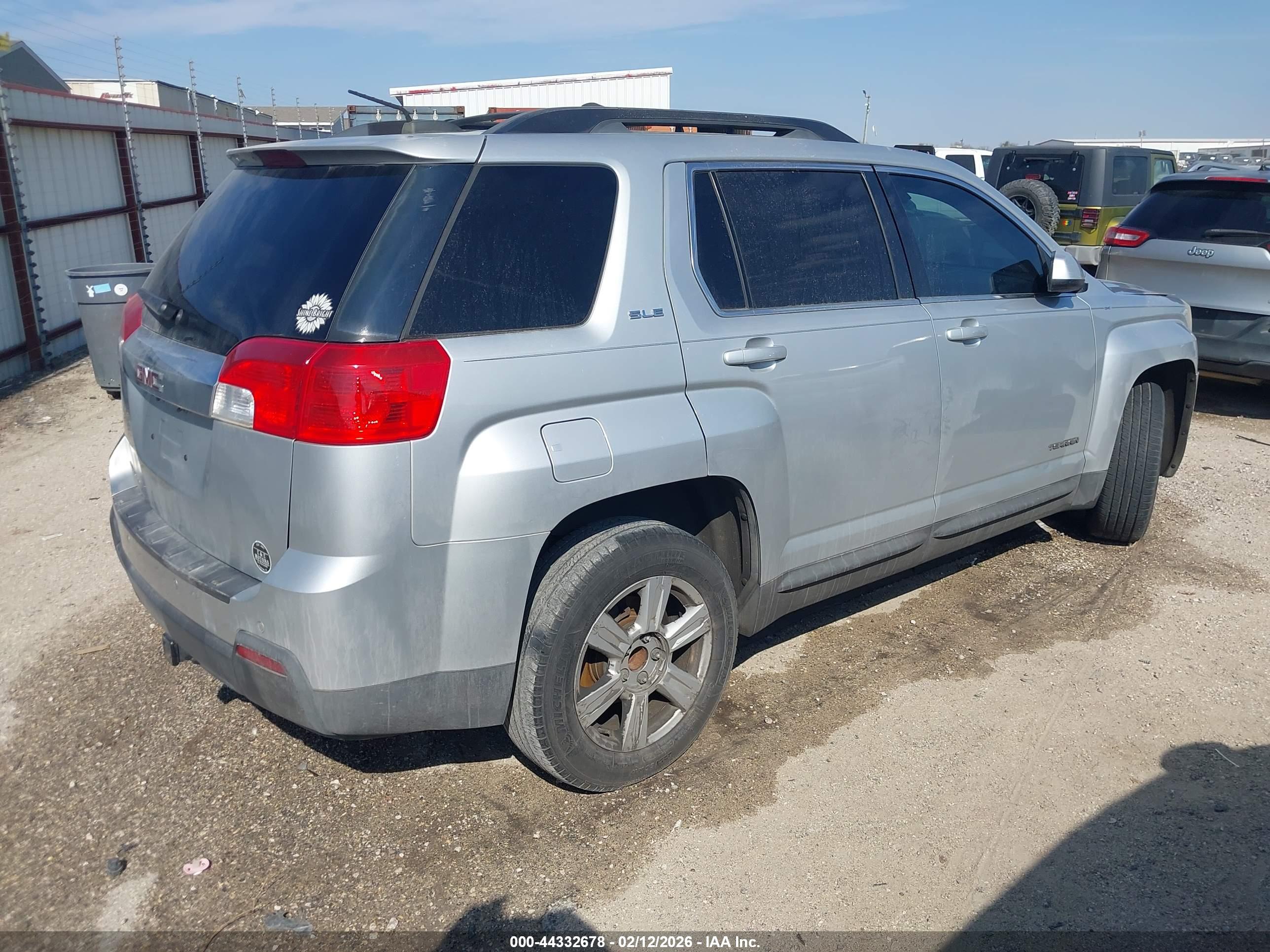 GMC TERRAIN image 4