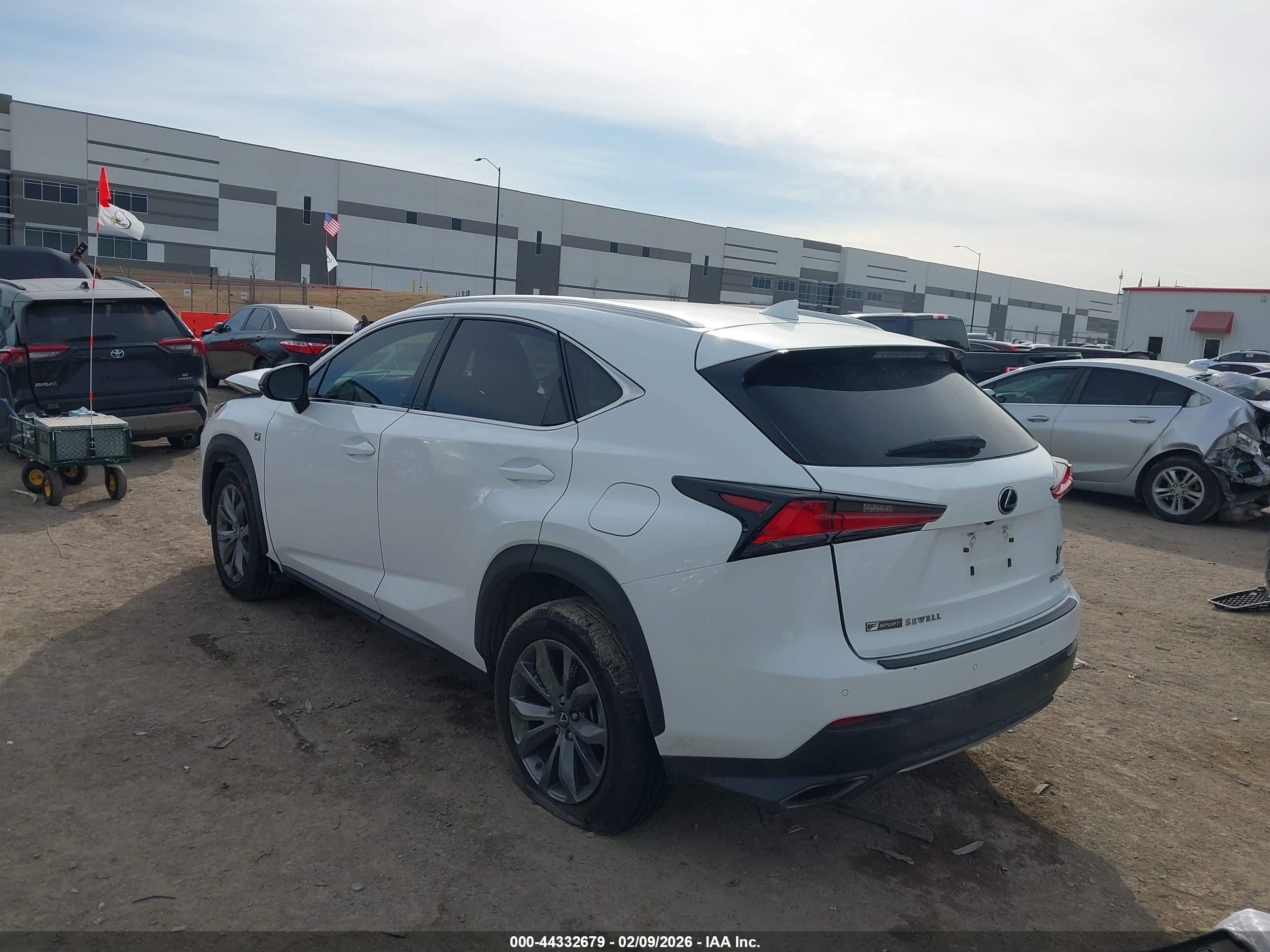LEXUS NX image 3