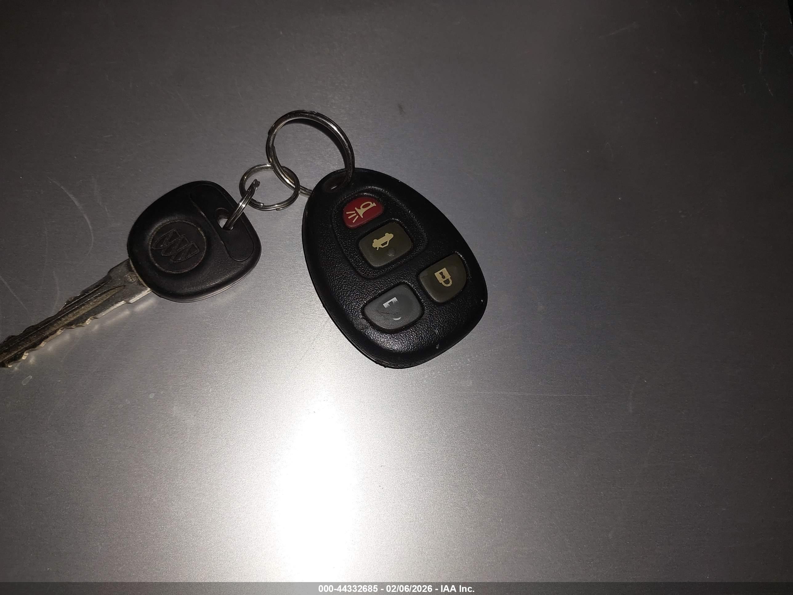BUICK LUCERNE image 11