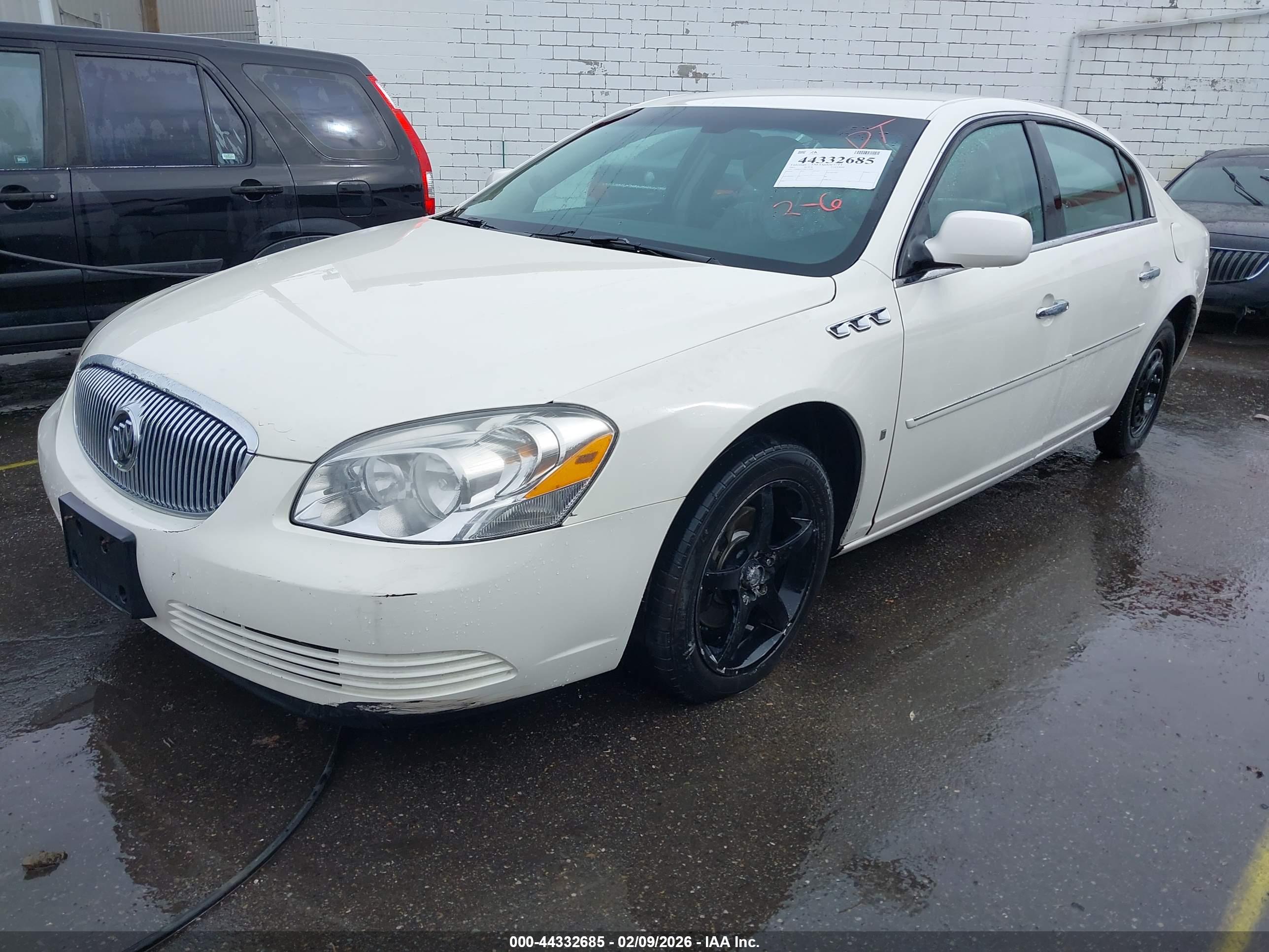 BUICK LUCERNE image 2