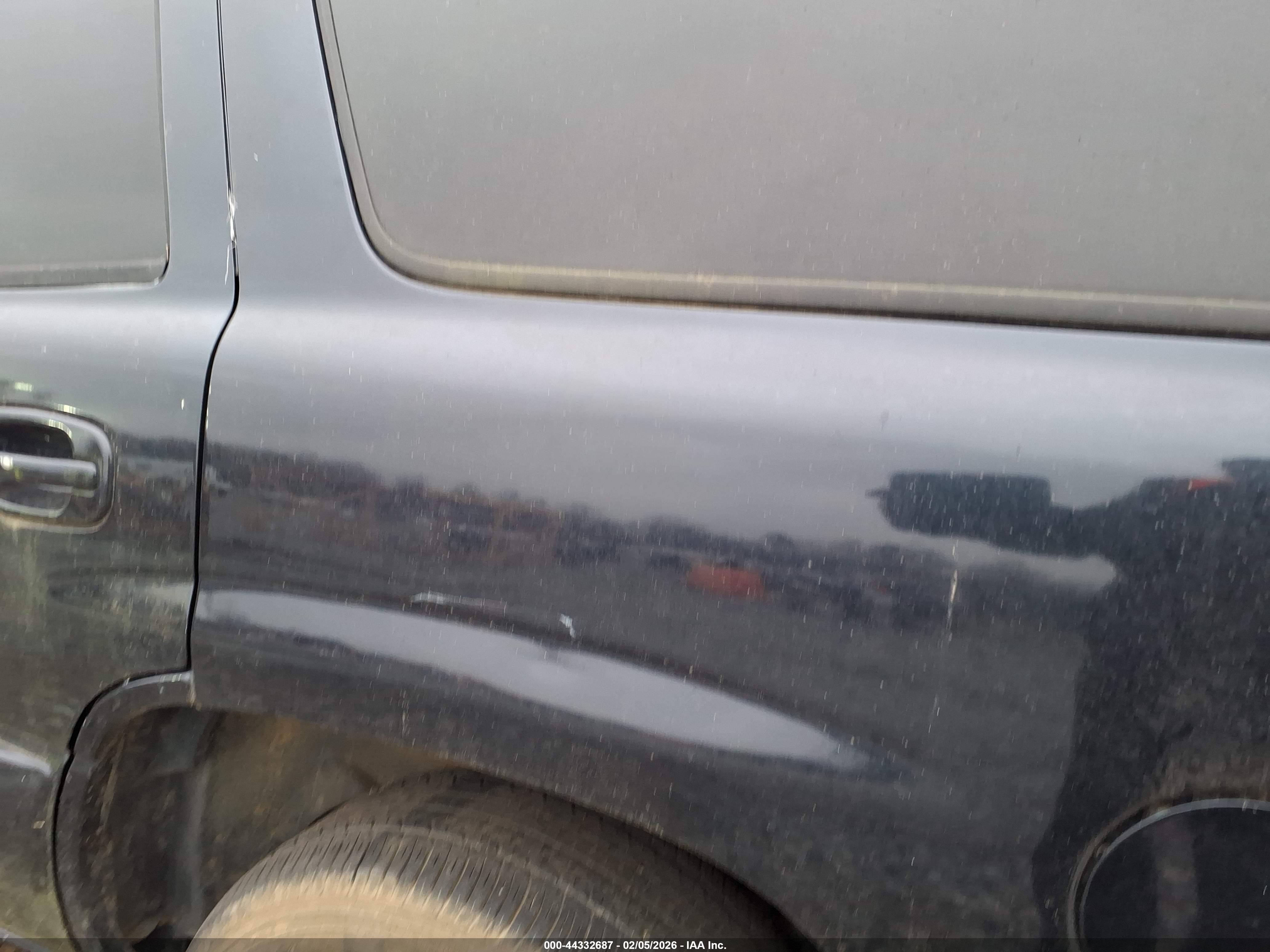 GMC YUKON image 6