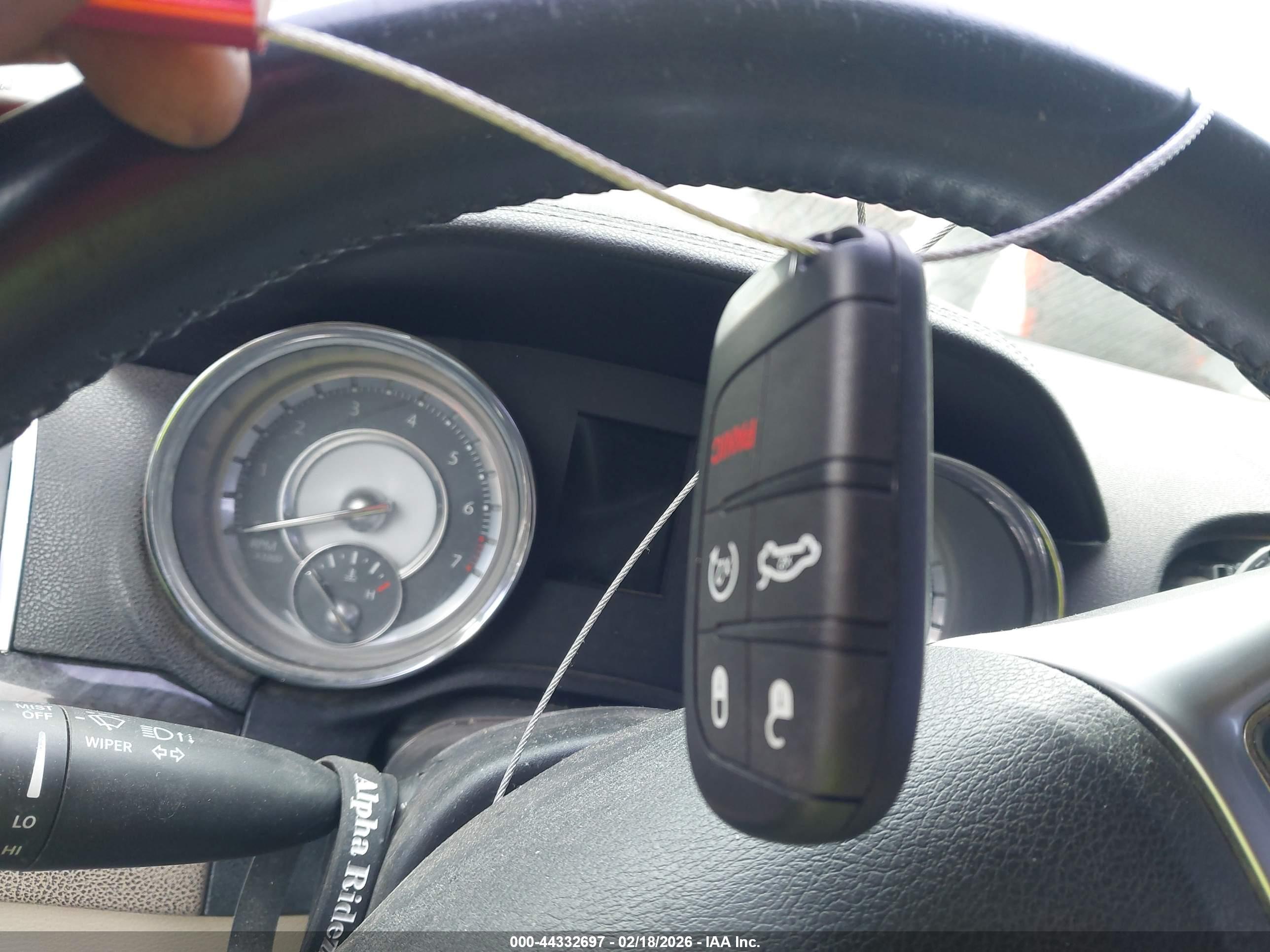 CHRYSLER 300 image 11