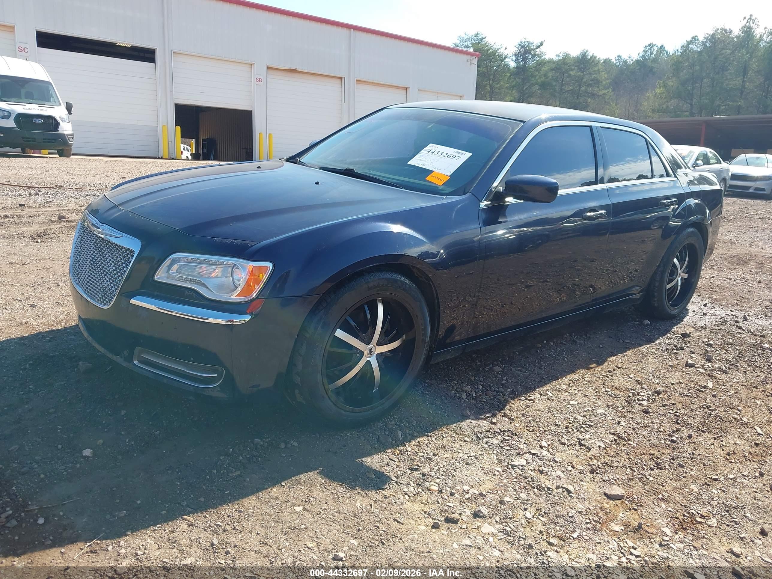 CHRYSLER 300 image 2