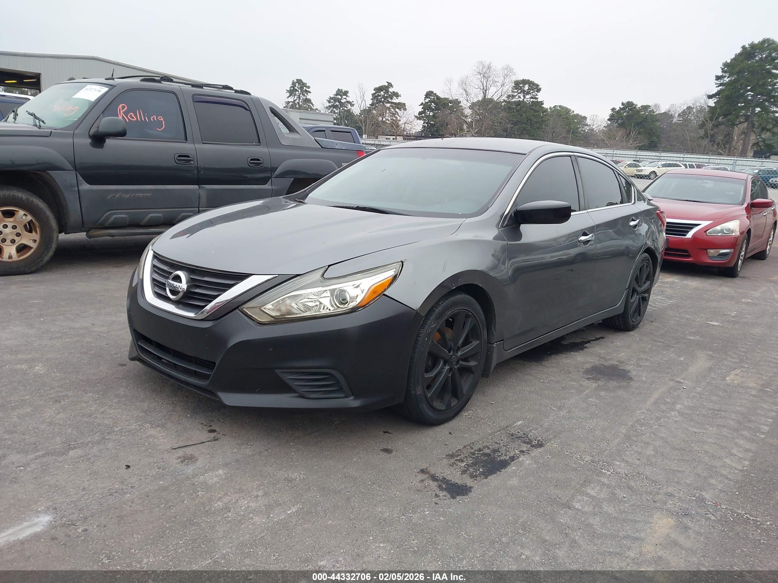 NISSAN ALTIMA image 2
