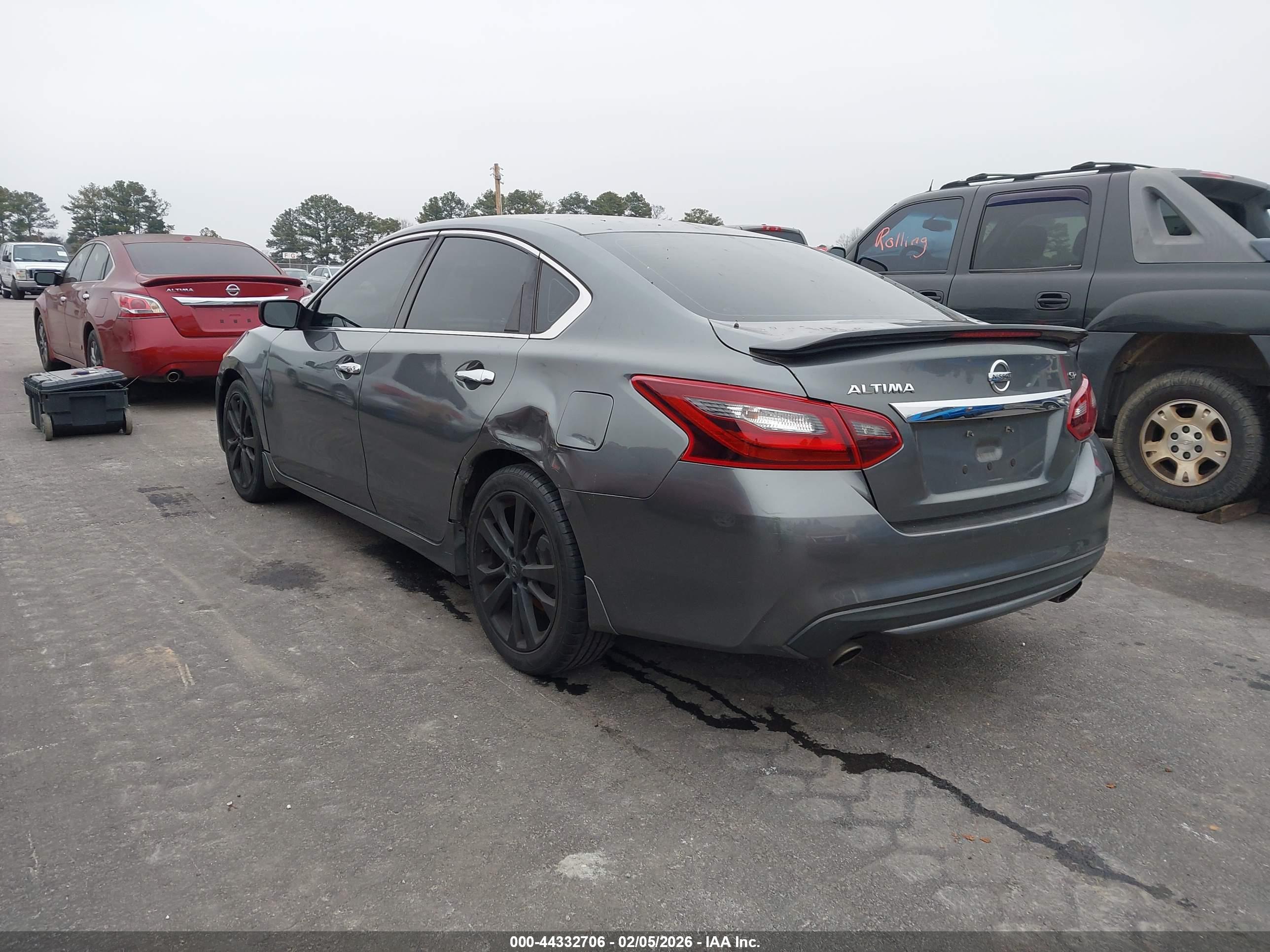 NISSAN ALTIMA image 3
