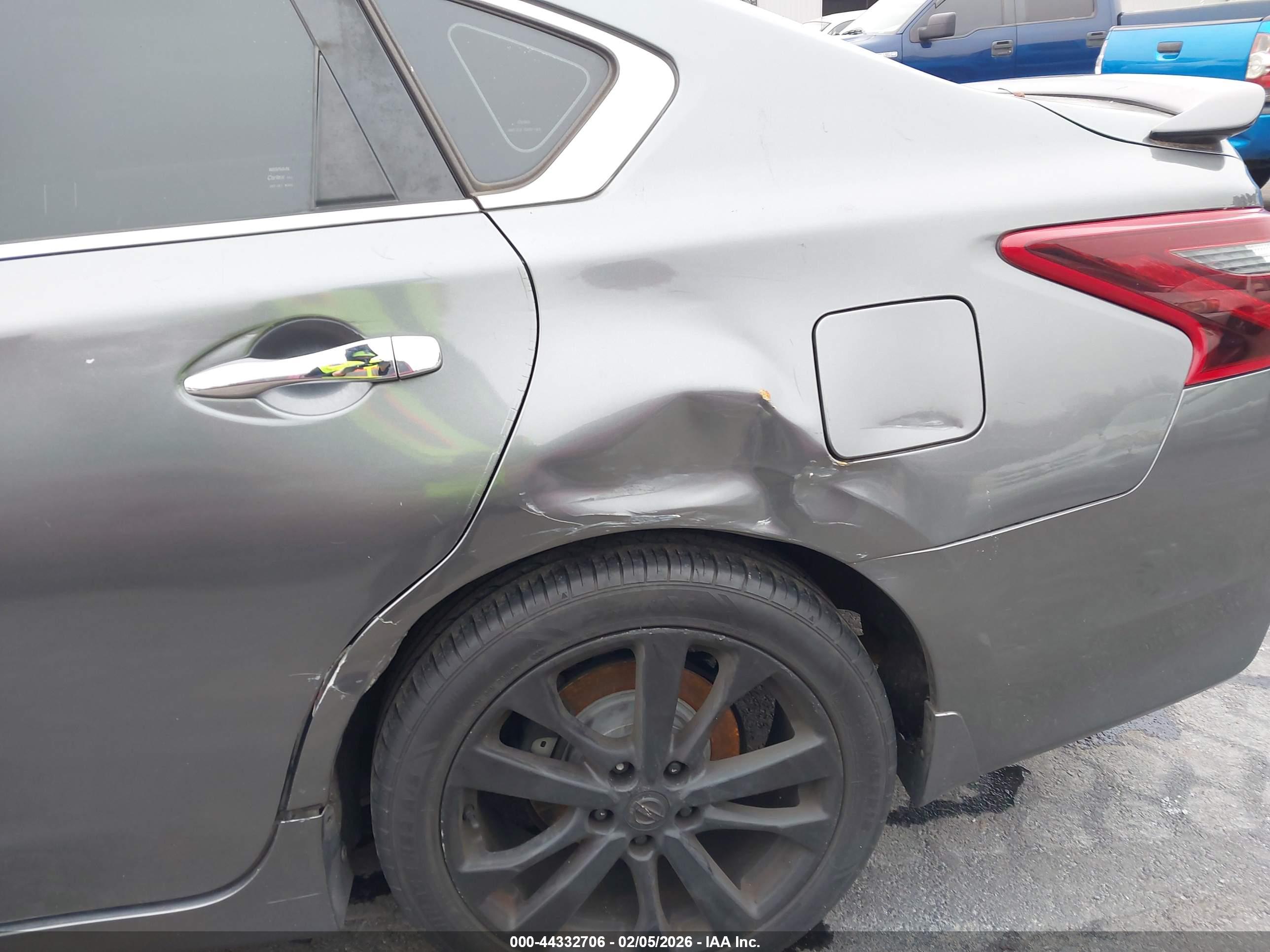 NISSAN ALTIMA image 6