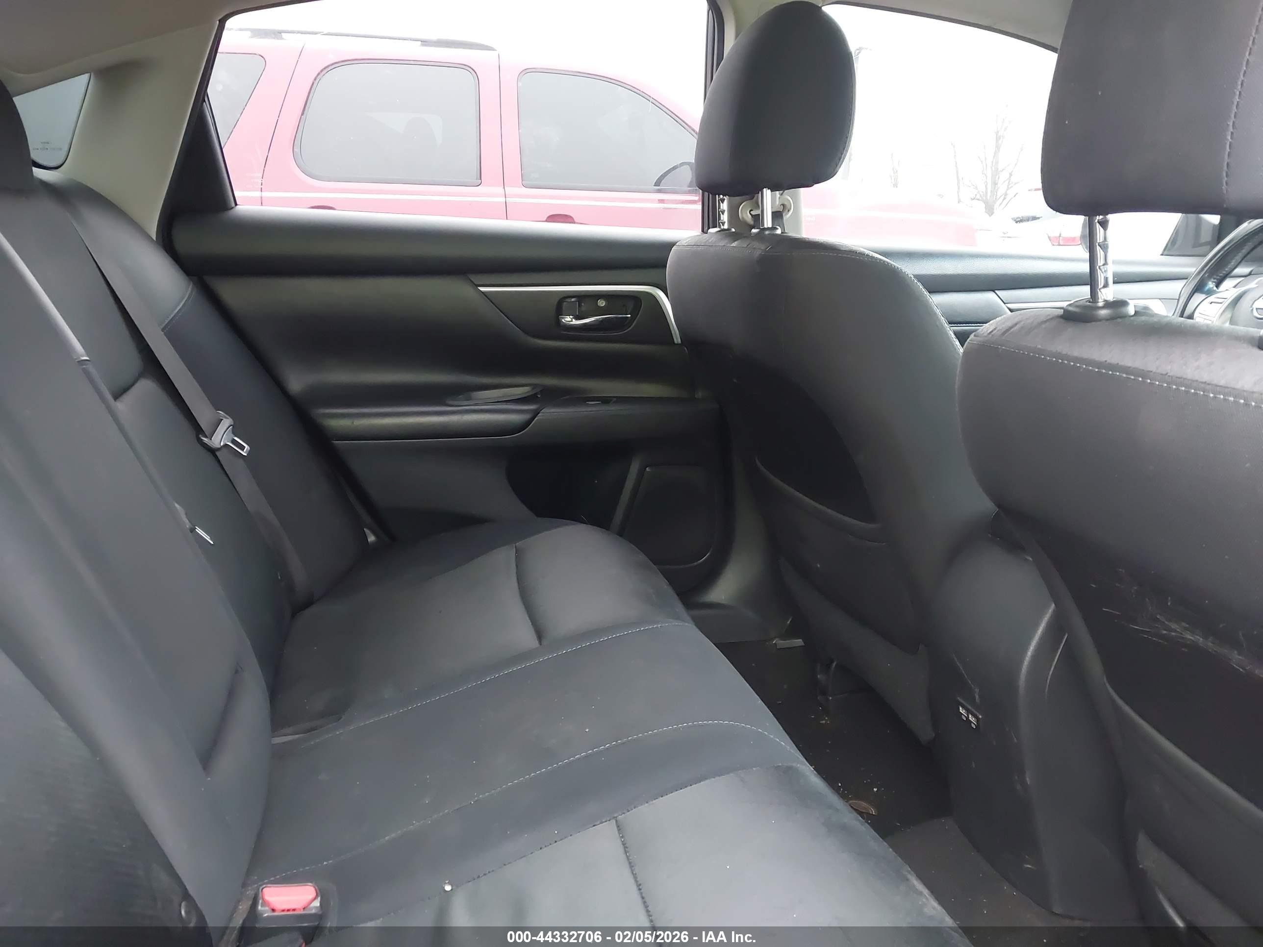 NISSAN ALTIMA image 8