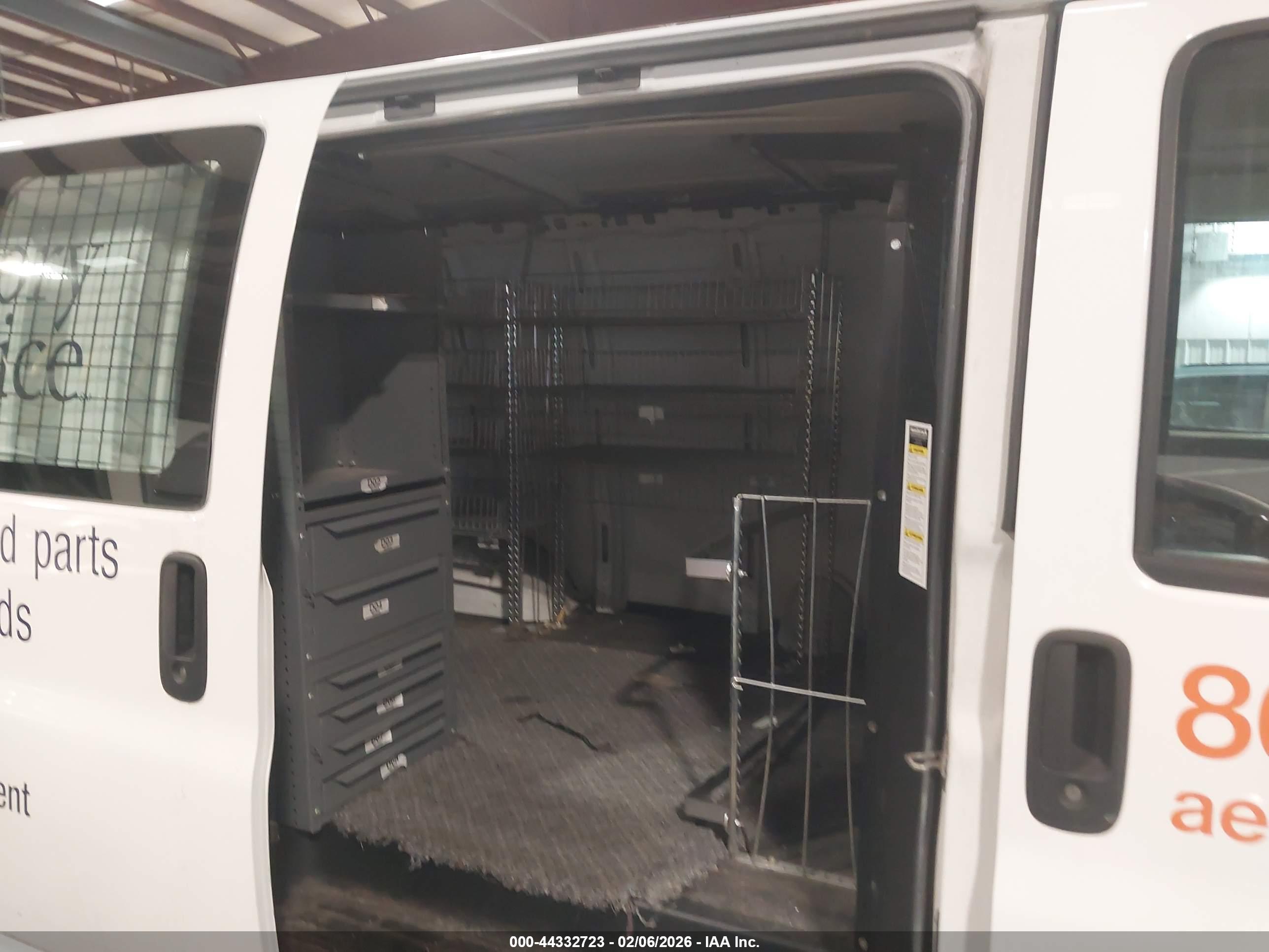 CHEVROLET EXPRESS image 8