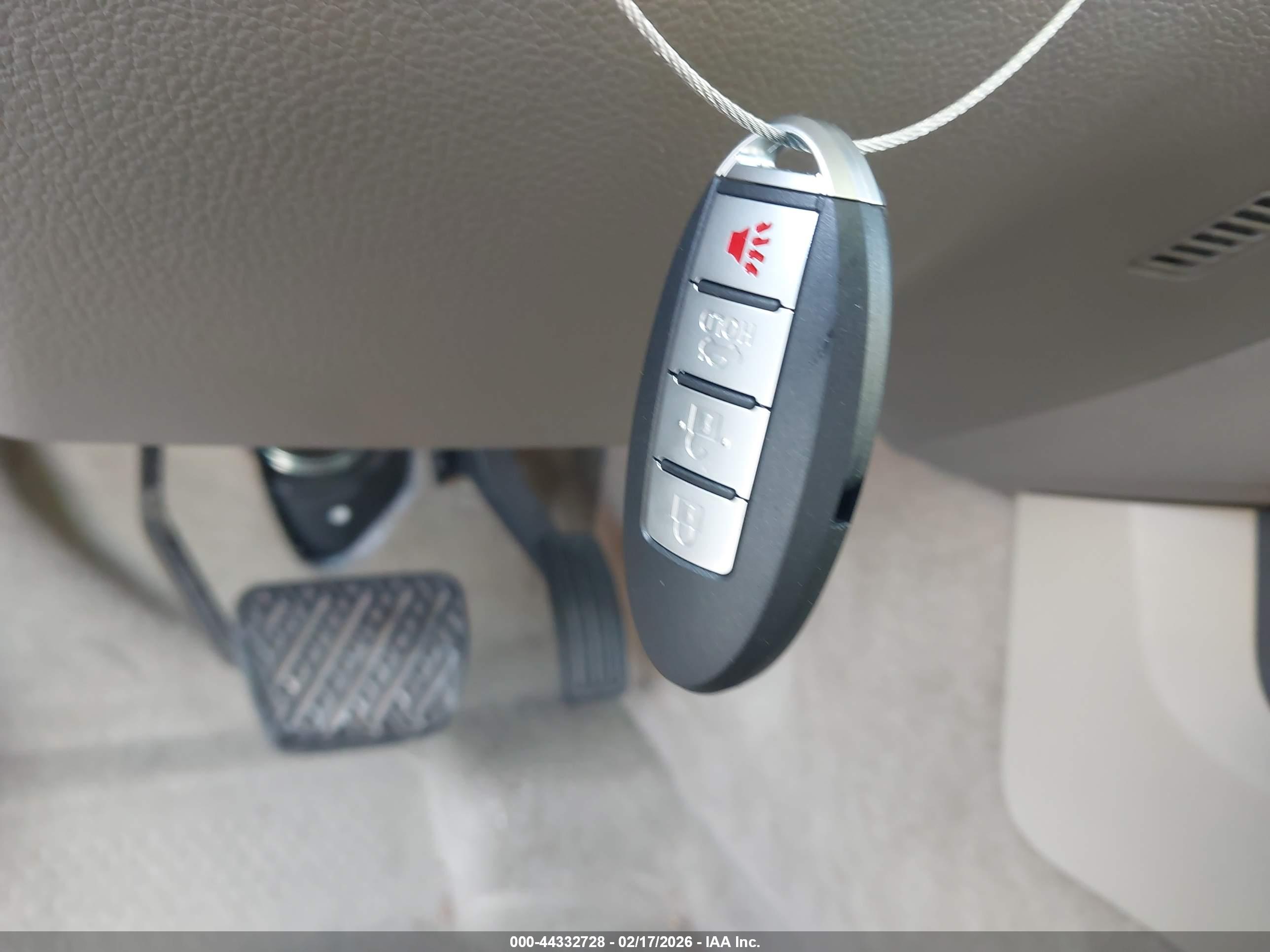 NISSAN MURANO image 11