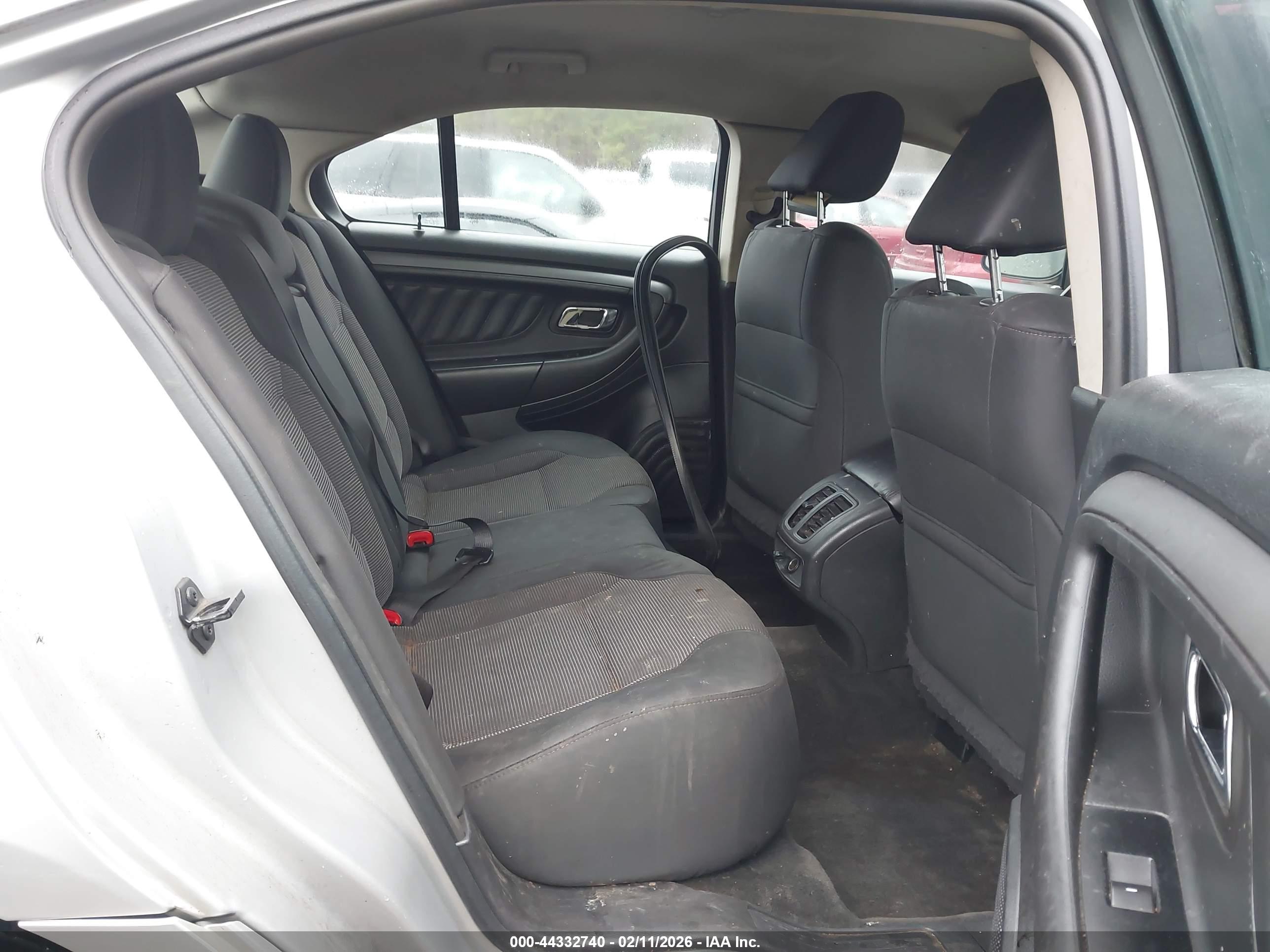 FORD TAURUS image 8