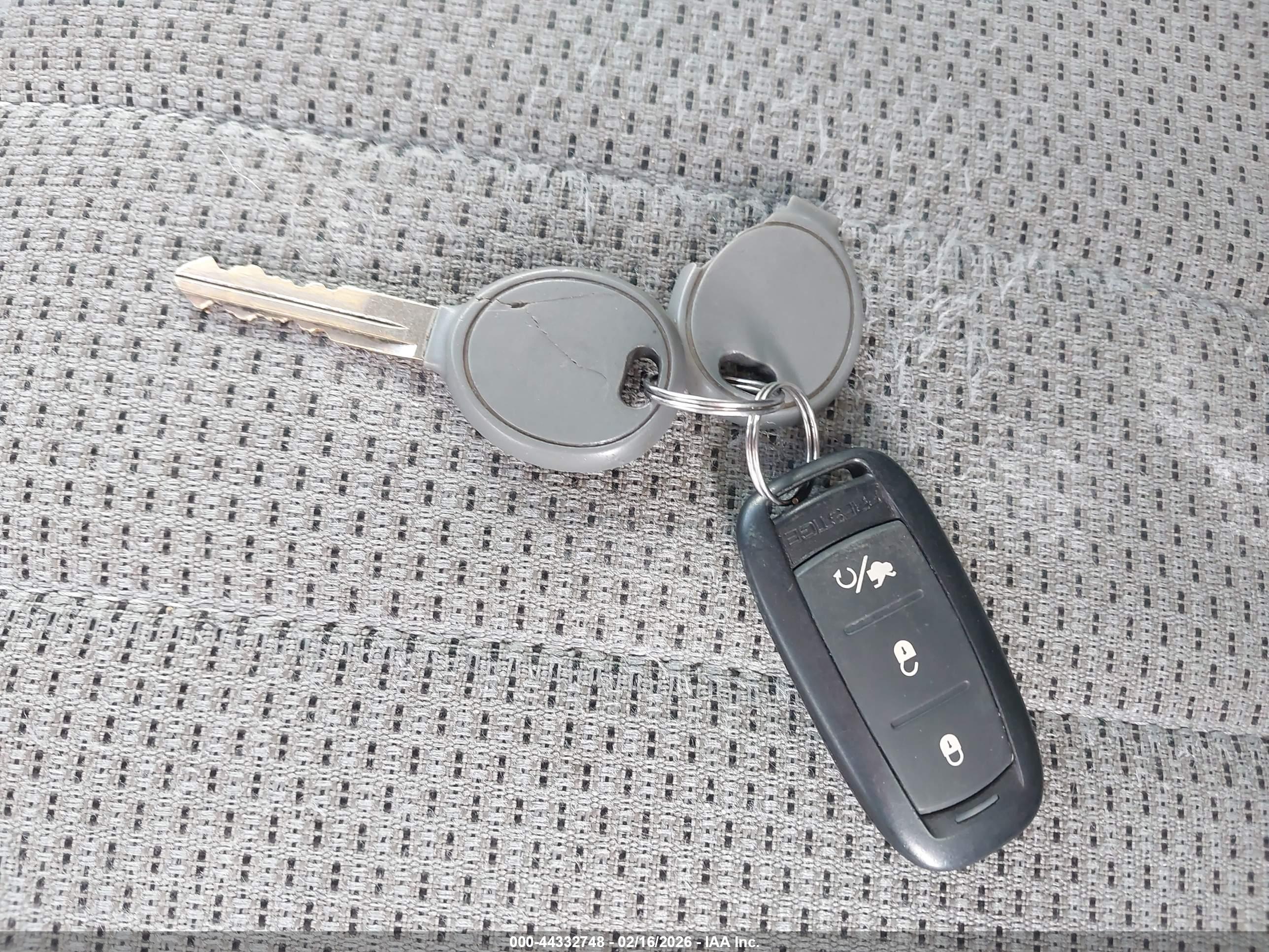 JEEP LIBERTY image 11