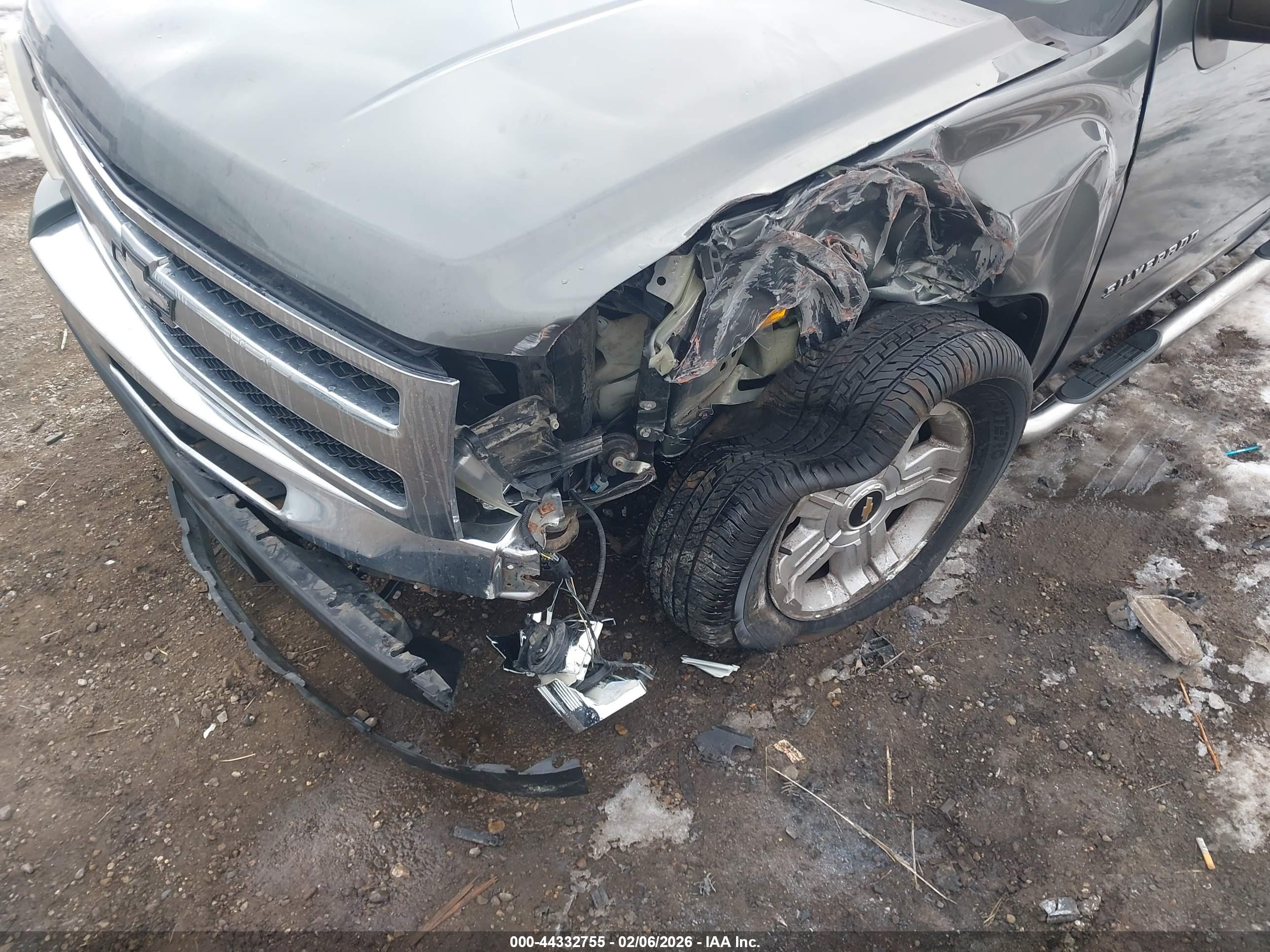 CHEVROLET SILVERADO image 6