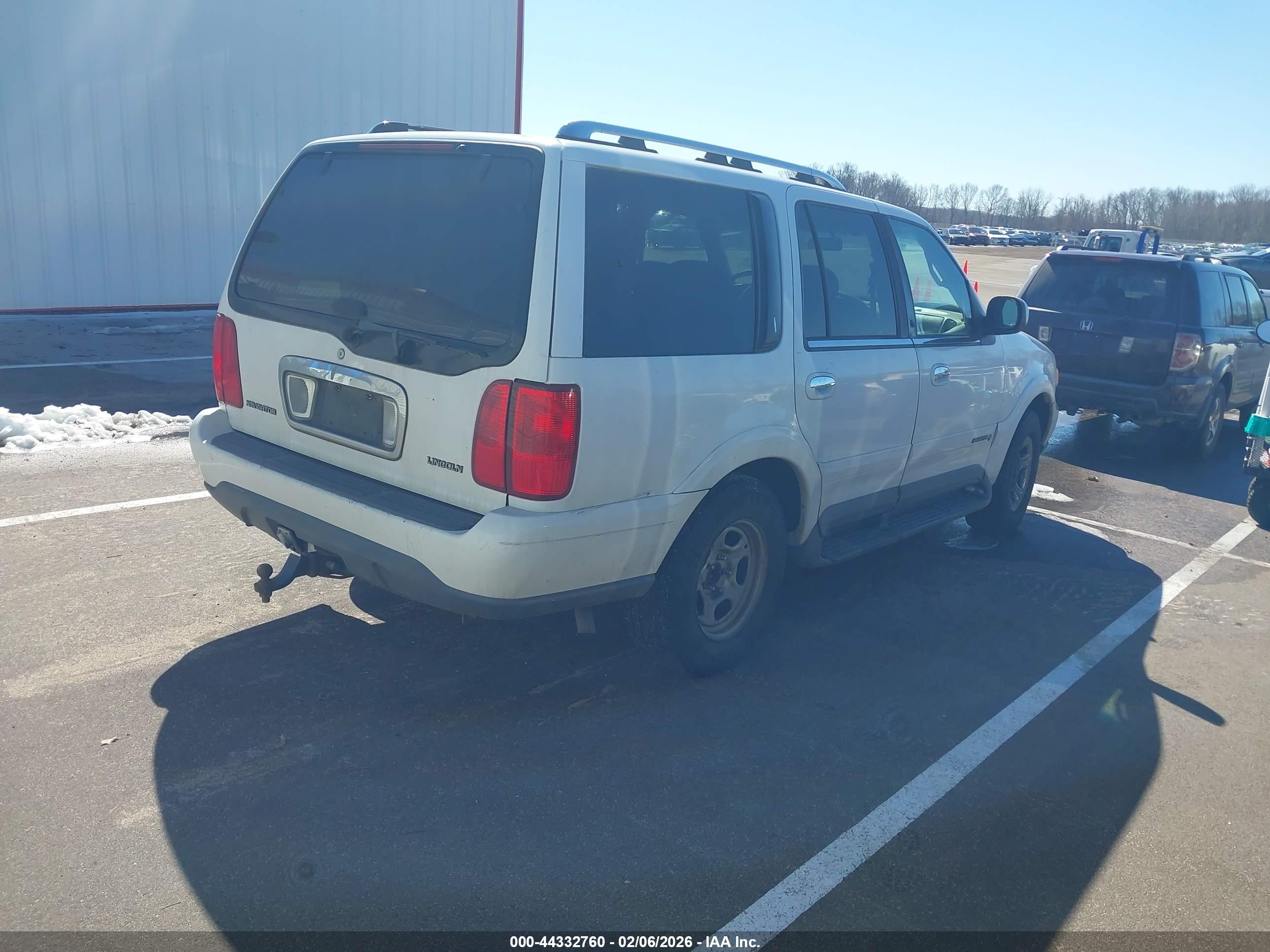 LINCOLN NAVIGATOR image 4